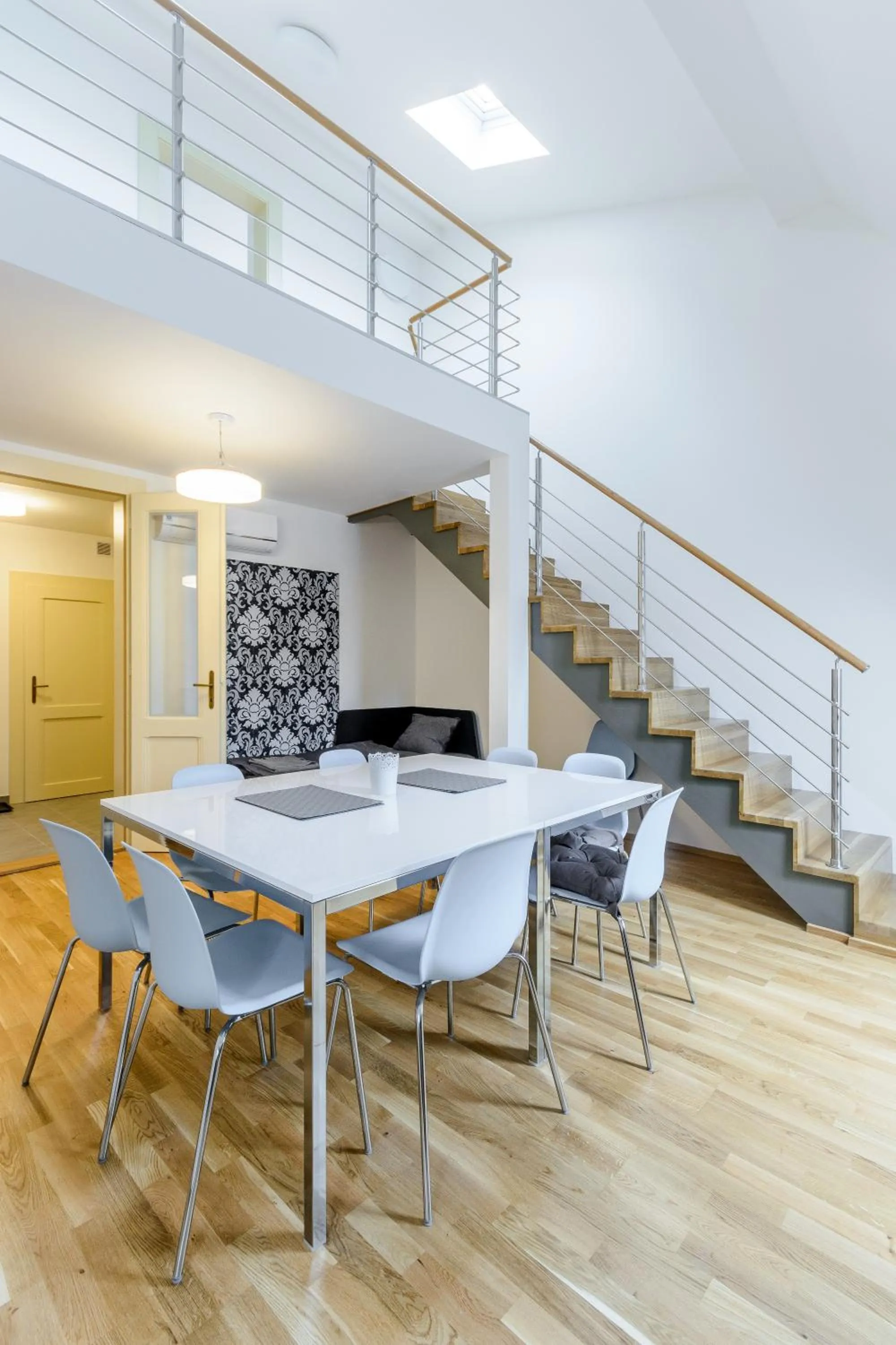 Dining area in Riverside SPIRIT