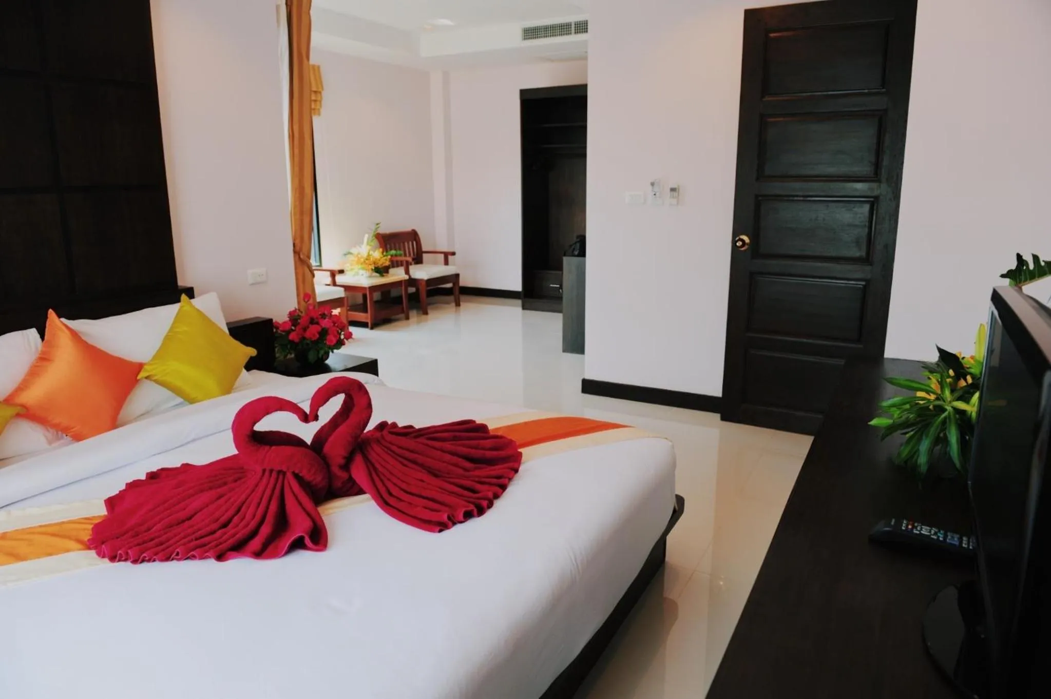 Photo of the whole room, Bed in Ice Kamala Beach Hotel