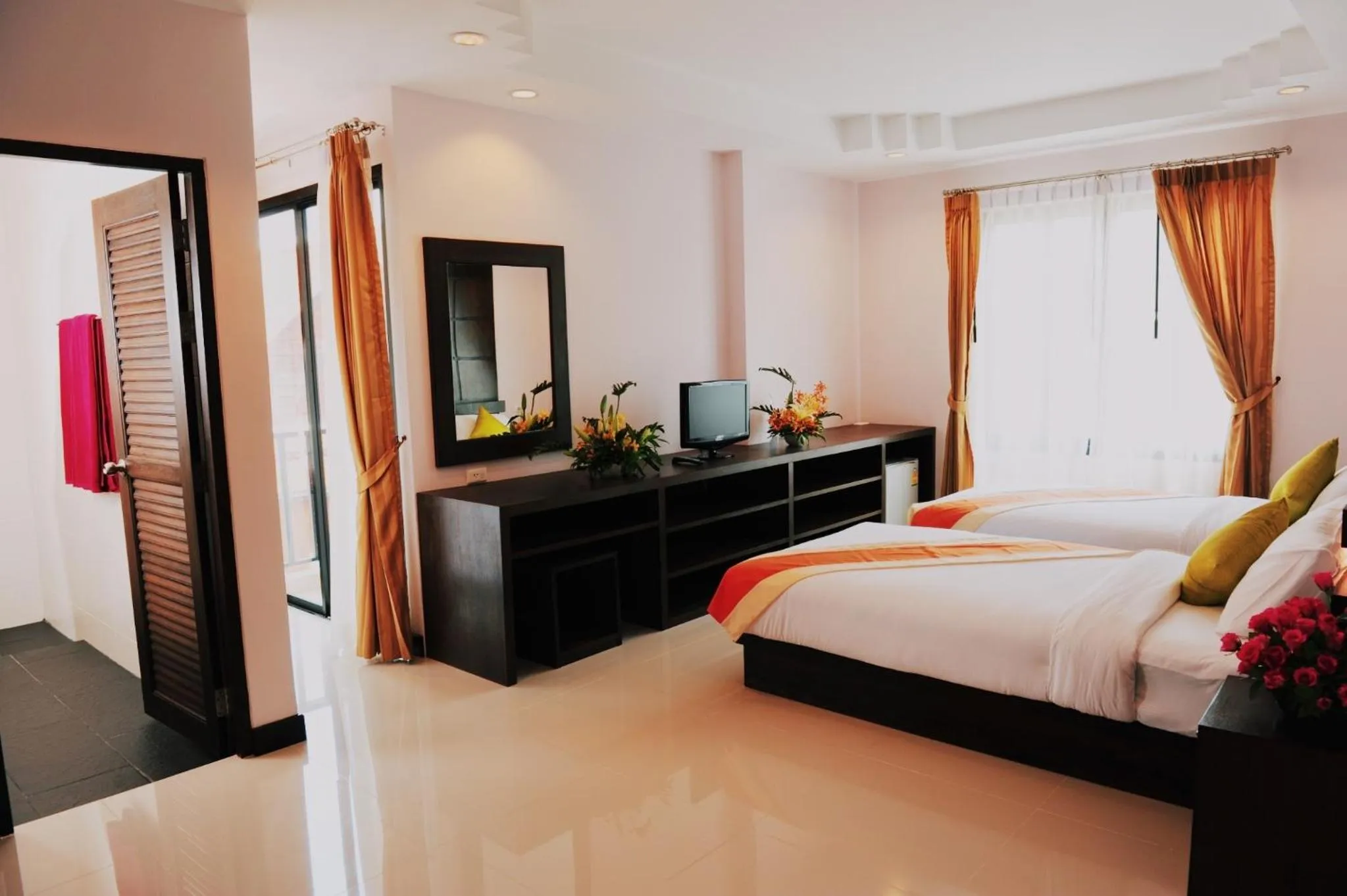 Bed in Ice Kamala Beach Hotel