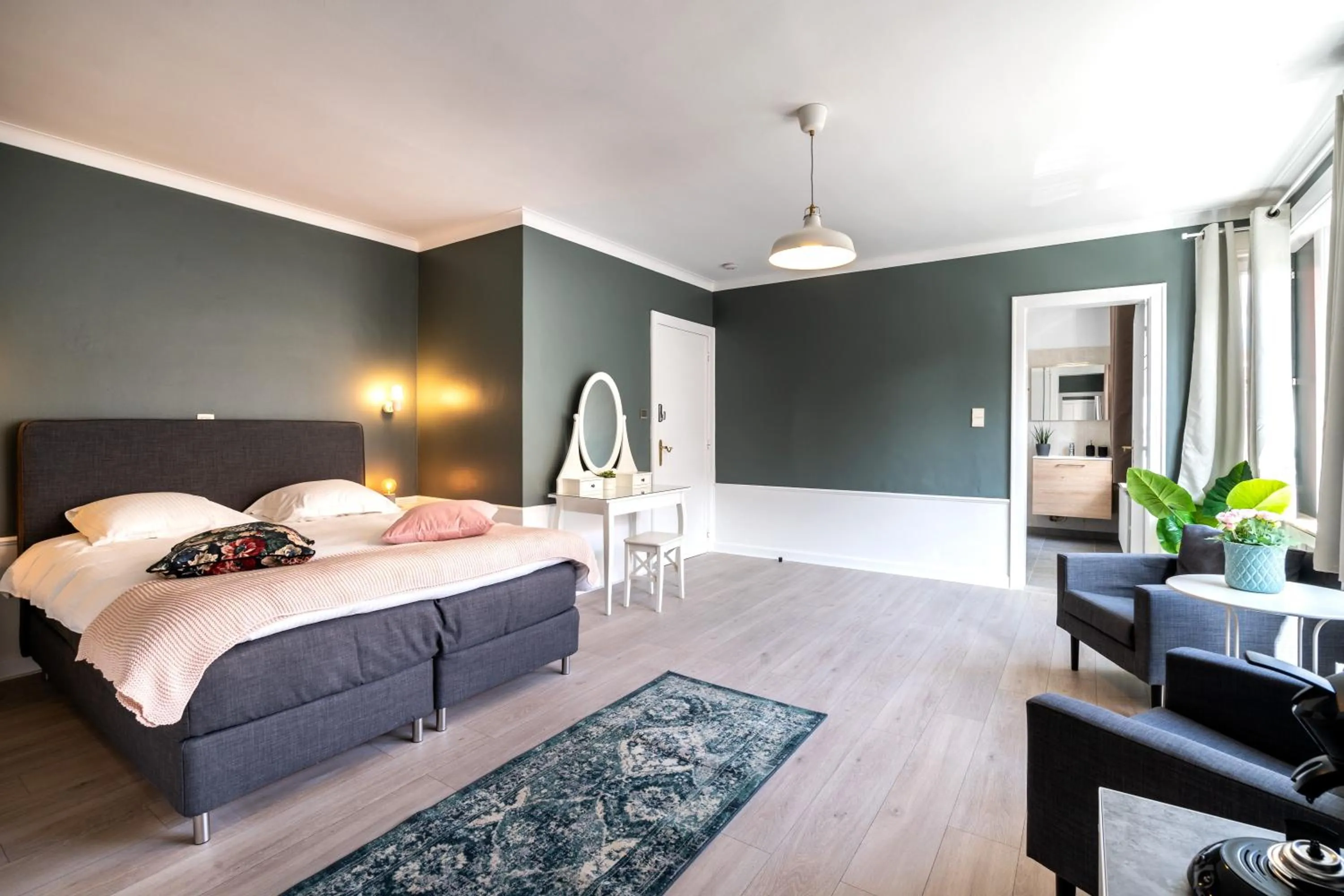 Bedroom, Bed in The Rose Suites