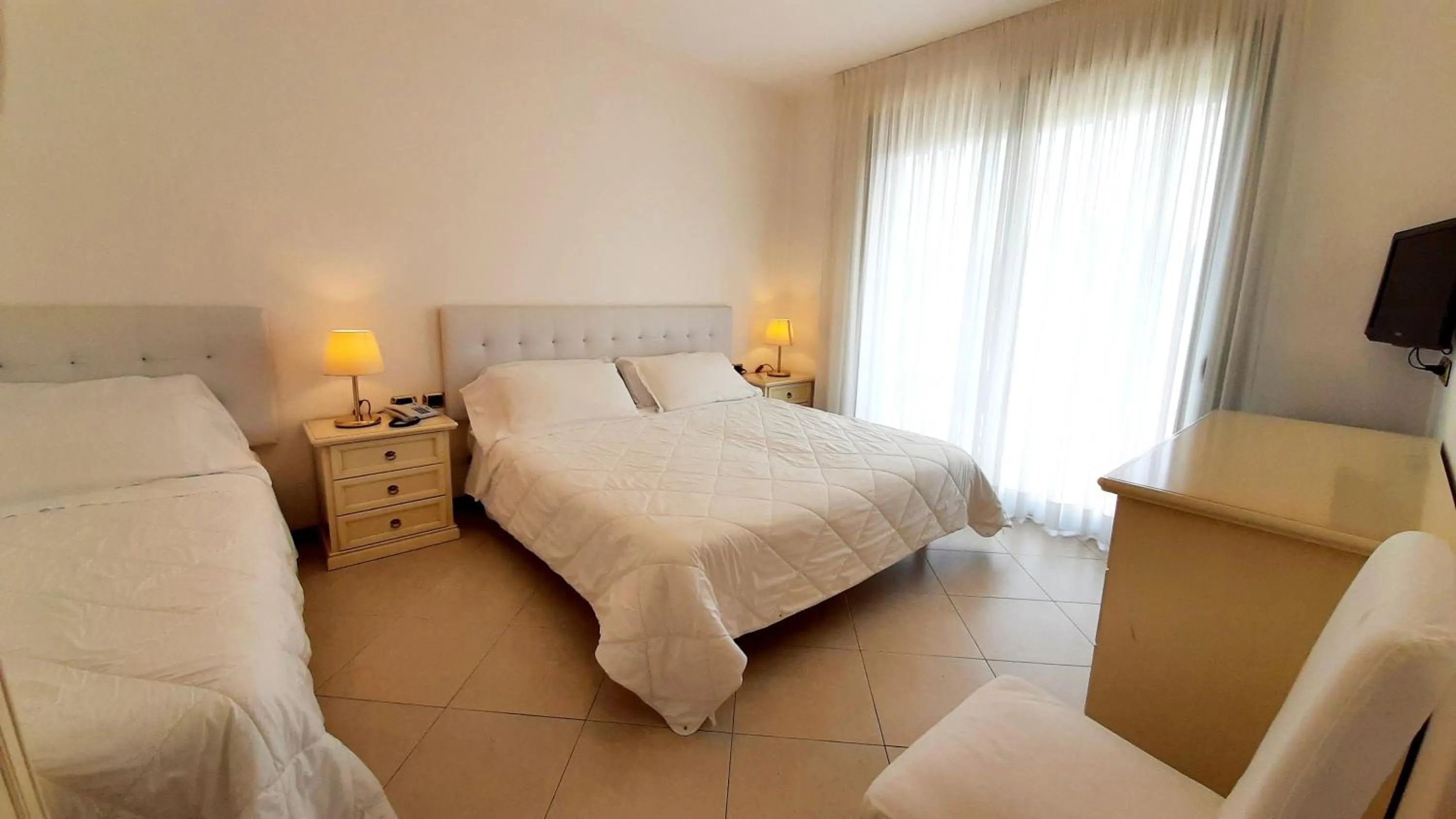 Photo of the whole room, Bed in Hotel & Wellness Fra I Pini