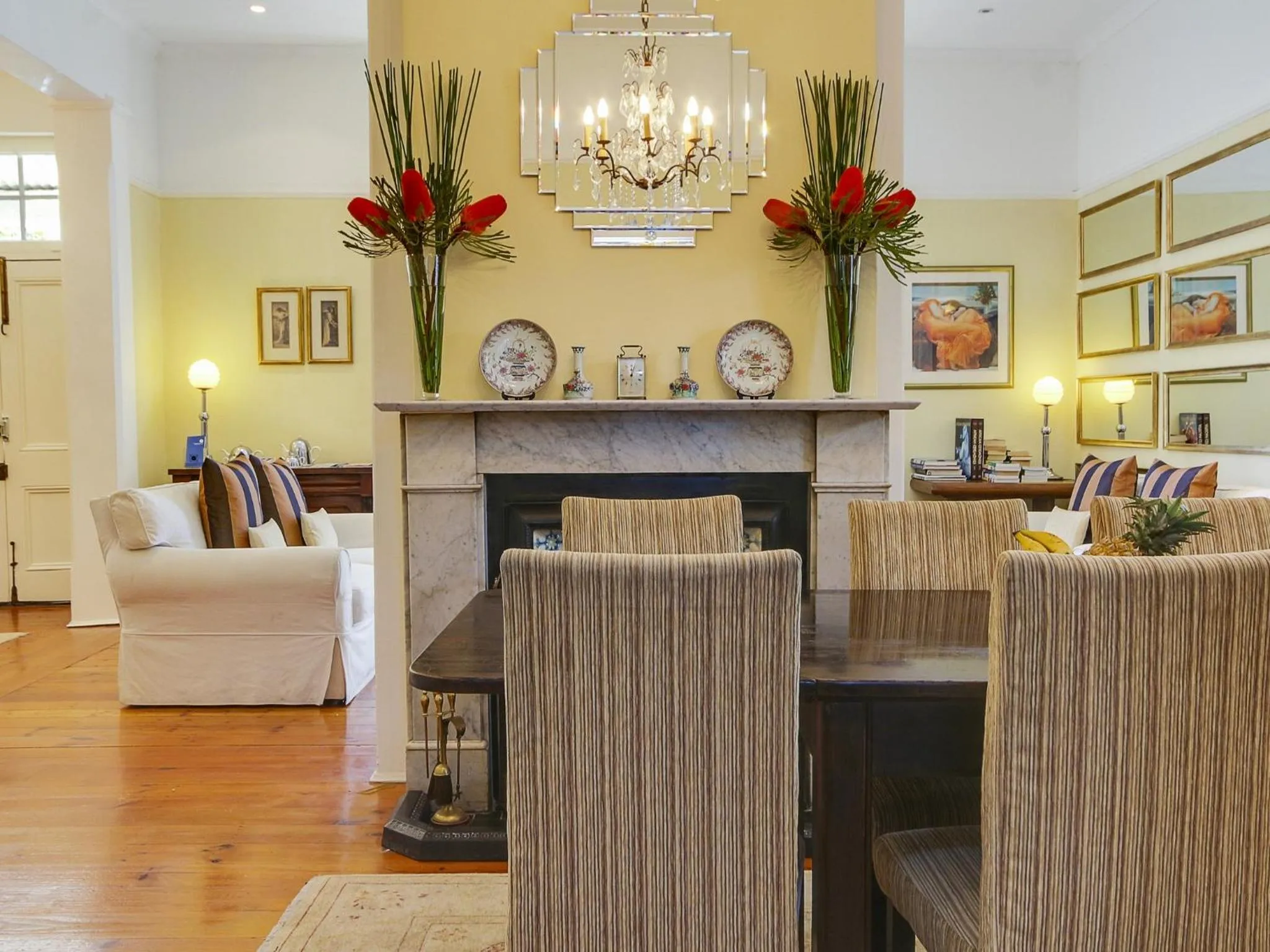 Communal lounge/ TV room in Liberty Lodge Guest House