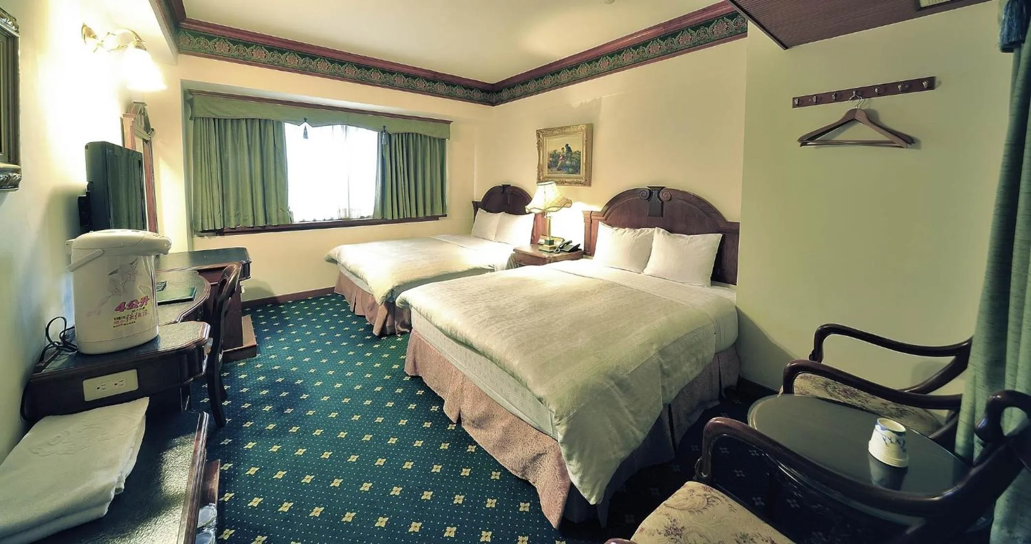 Photo of the whole room, Bed in KaRo Hotel