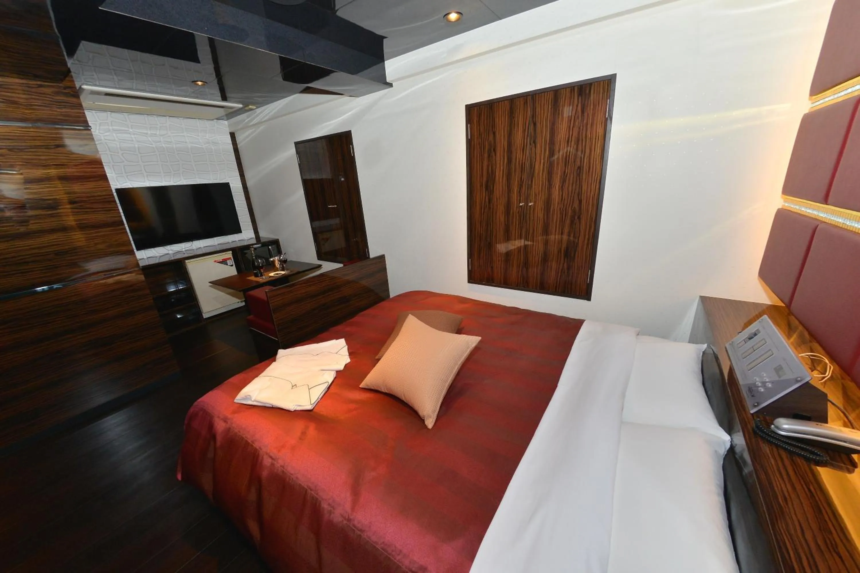 Pets, Bed in Terrace M Yokota Bace ( Adult Only )