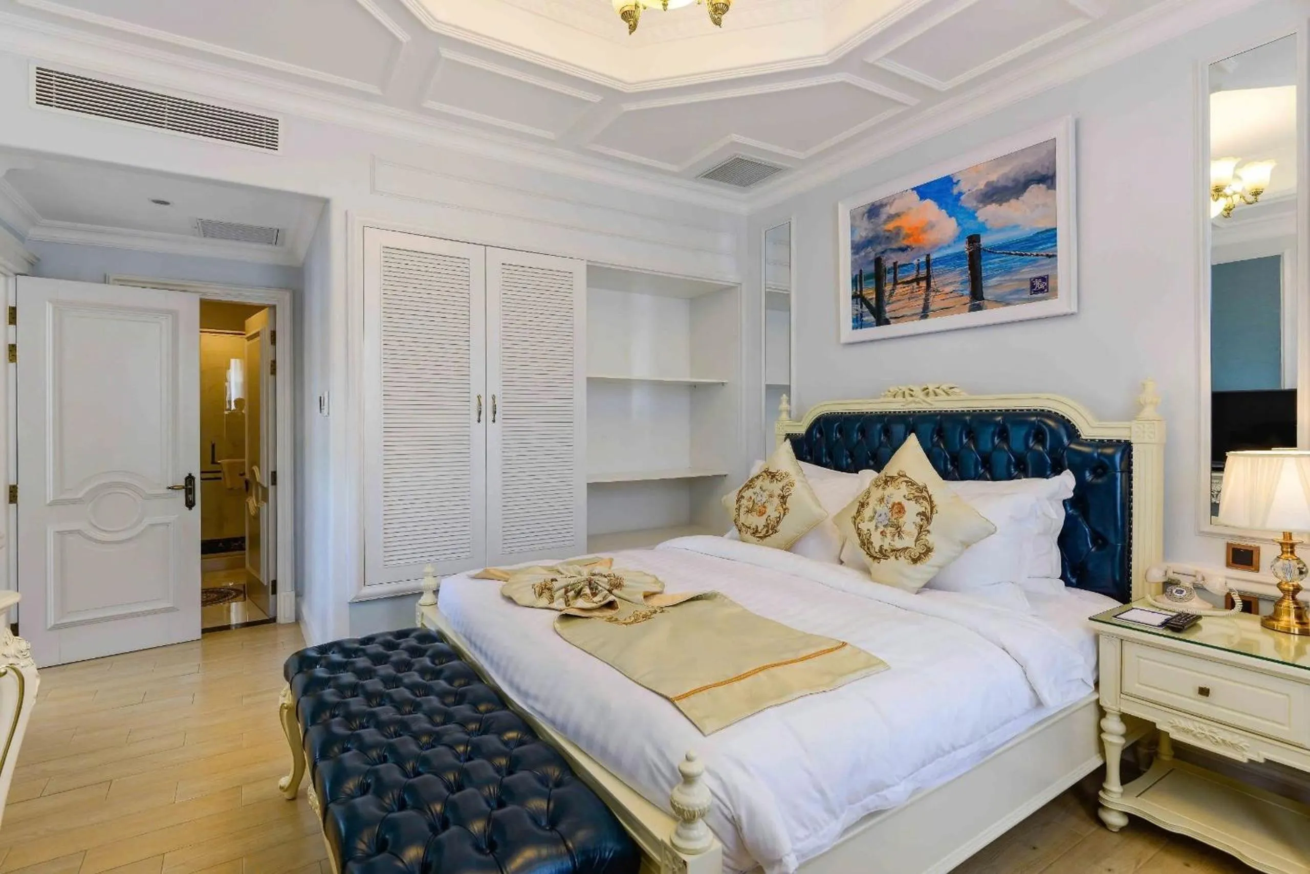 Bedroom, Bed in Lan Rung Beach Resort