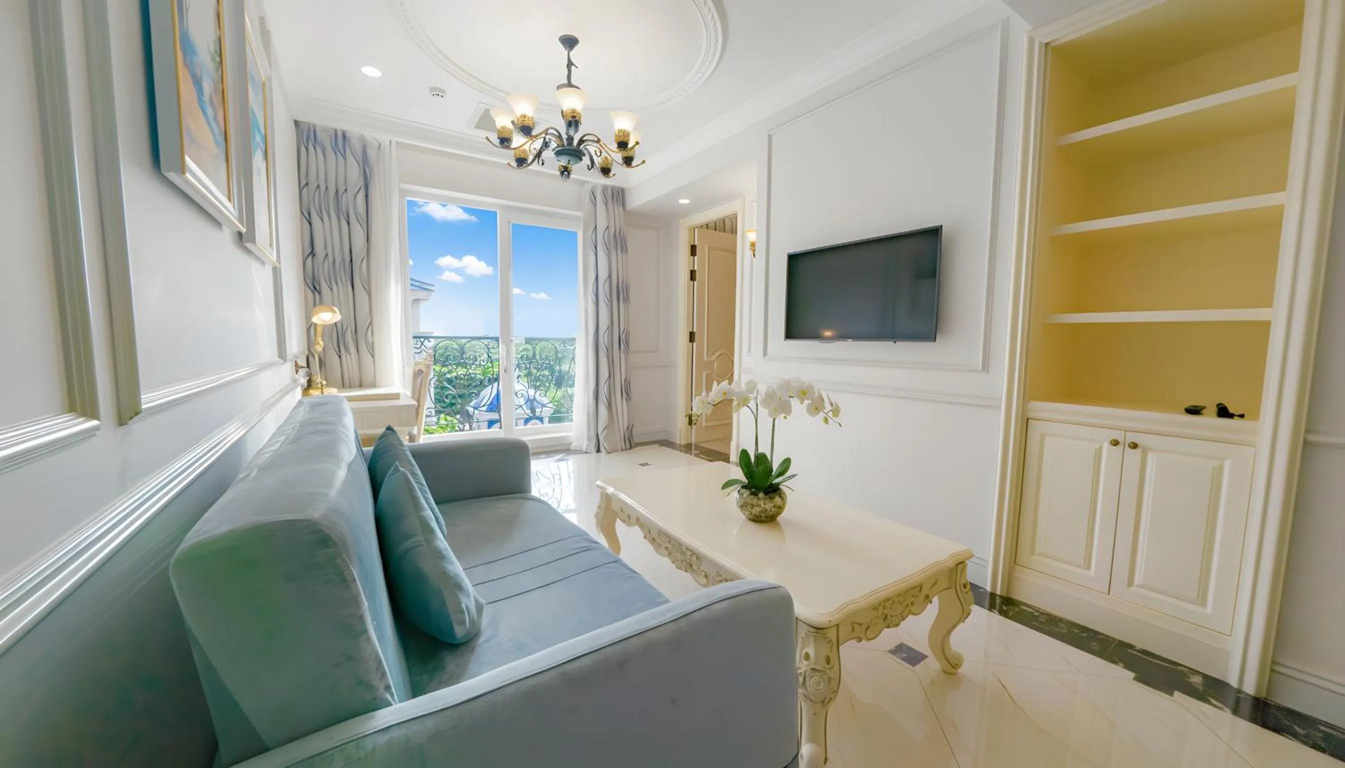 Seating area in Lan Rung Beach Resort