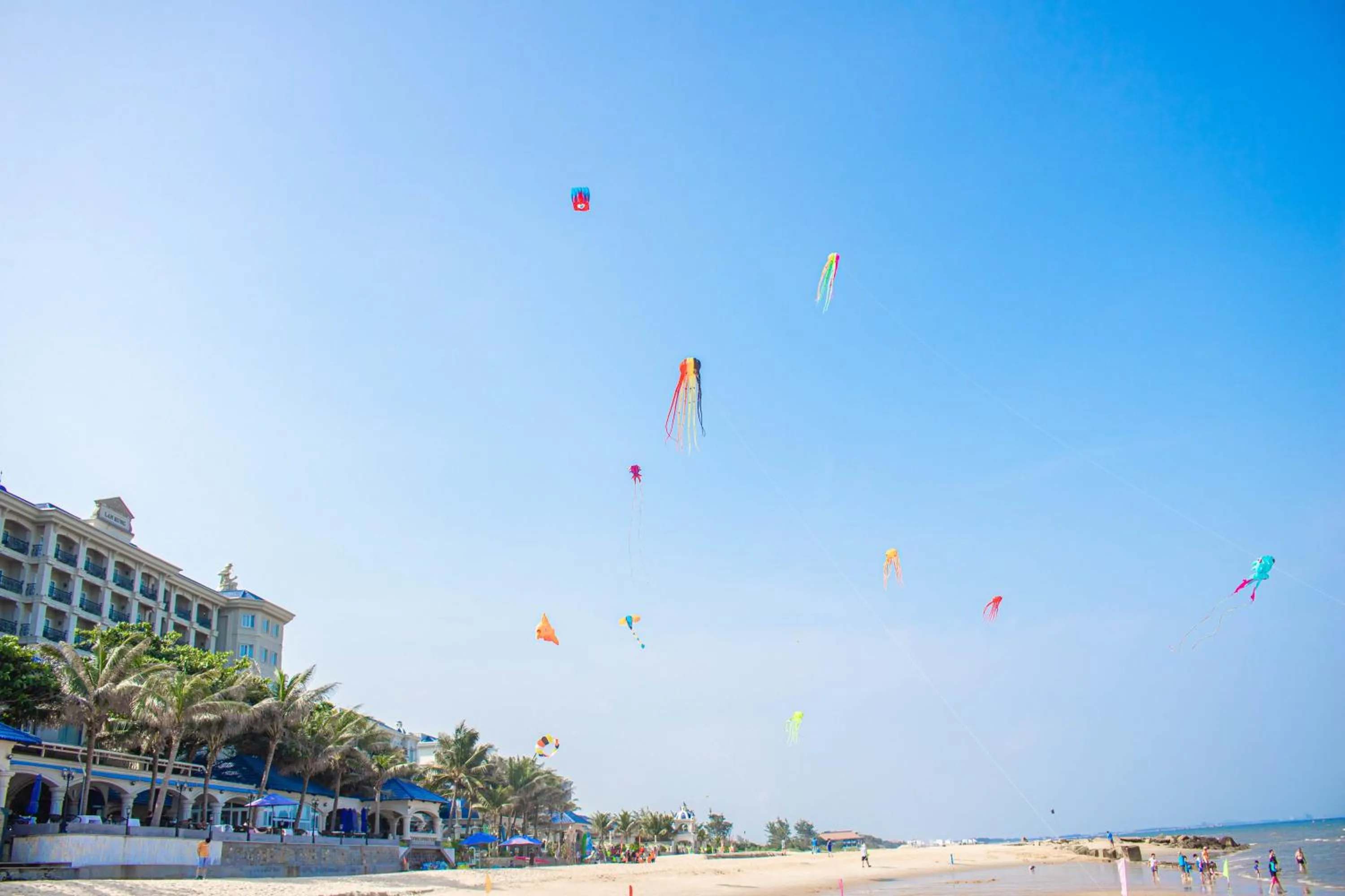 Property building in Lan Rung Beach Resort