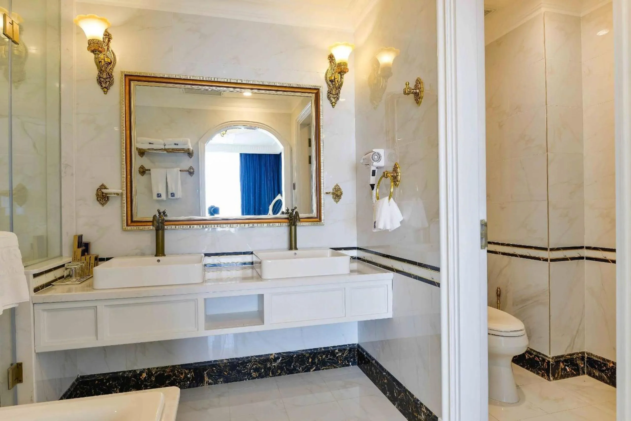 Bathroom in Lan Rung Beach Resort