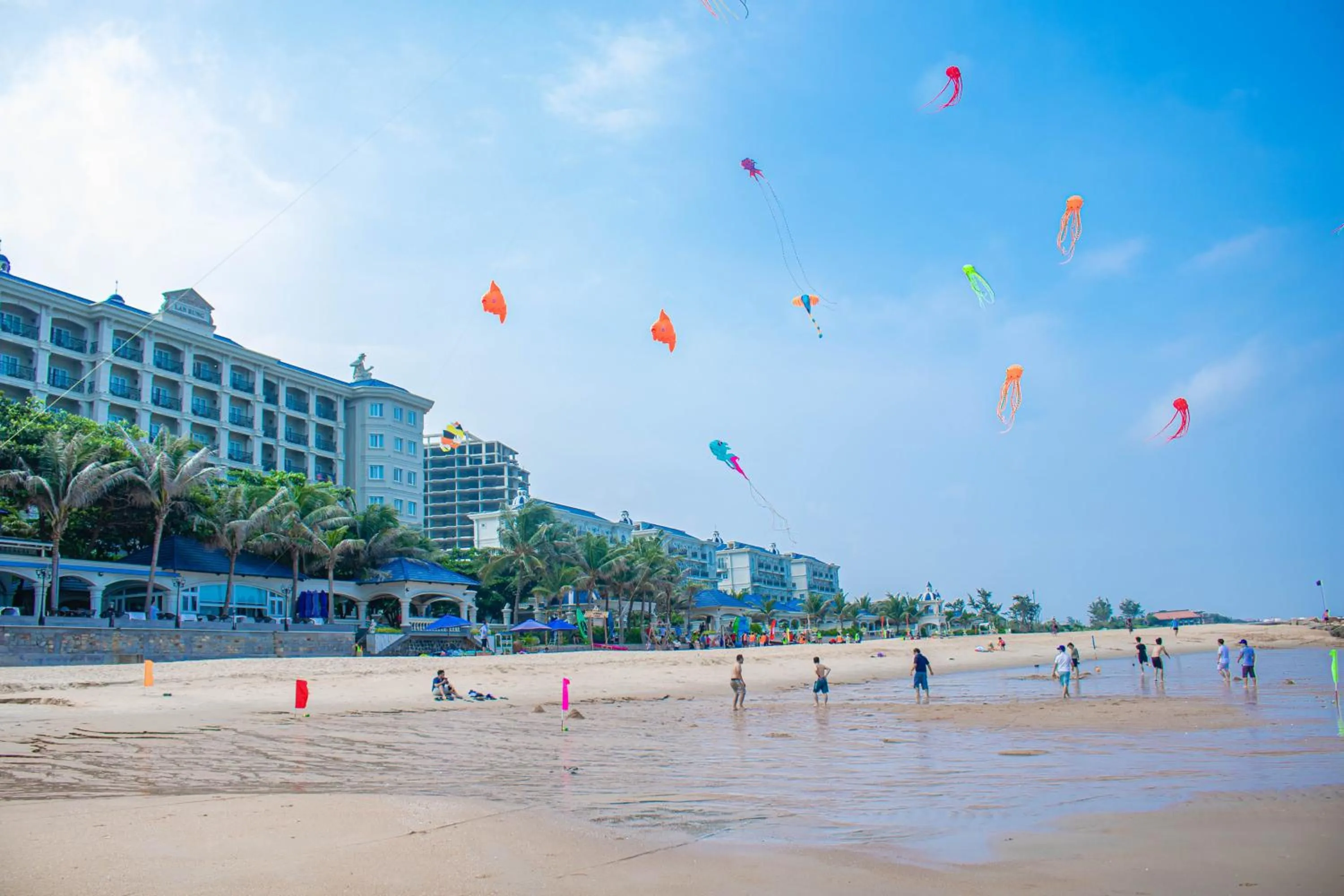 Property building in Lan Rung Beach Resort