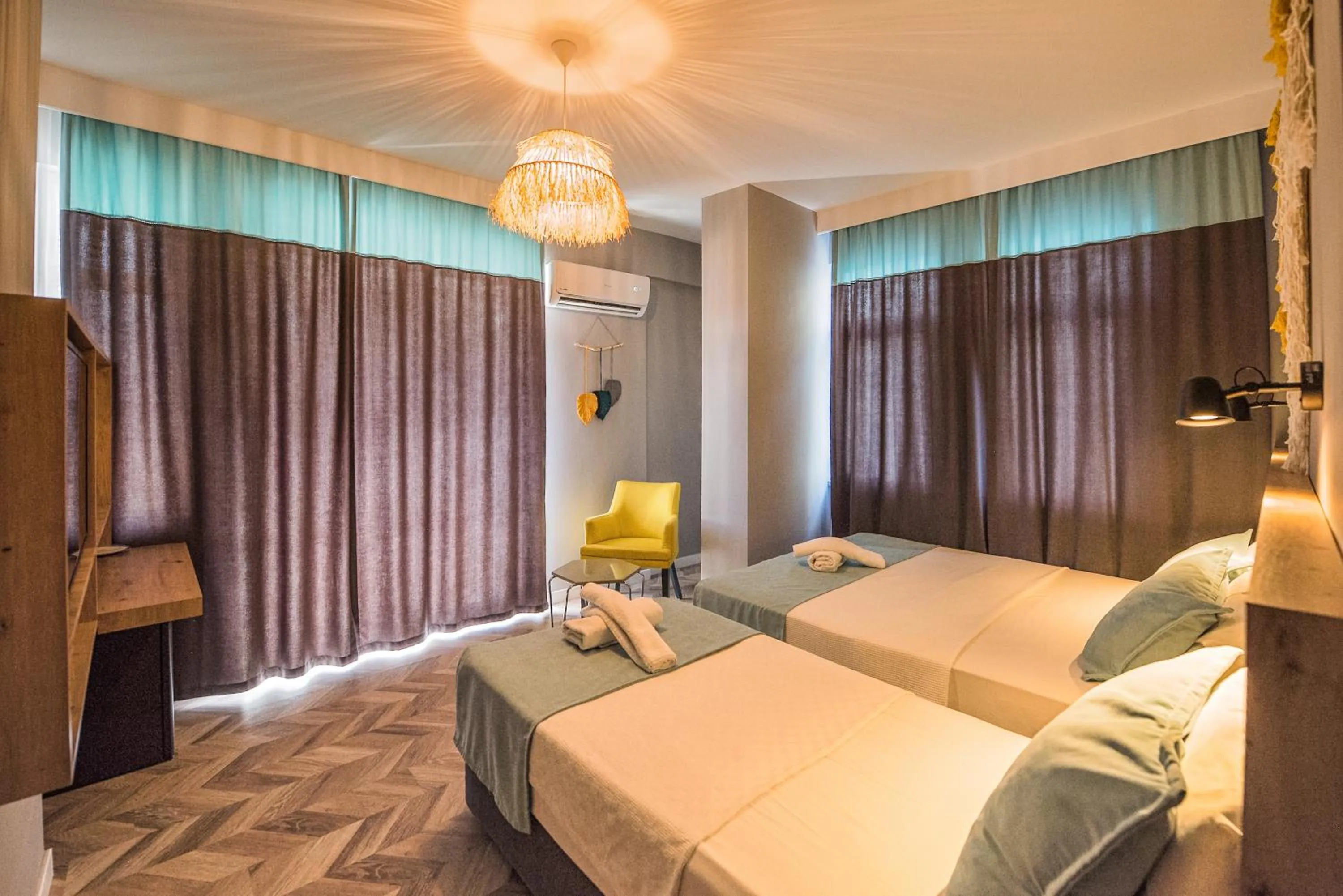 Photo of the whole room, Bed in Royal City Hotel