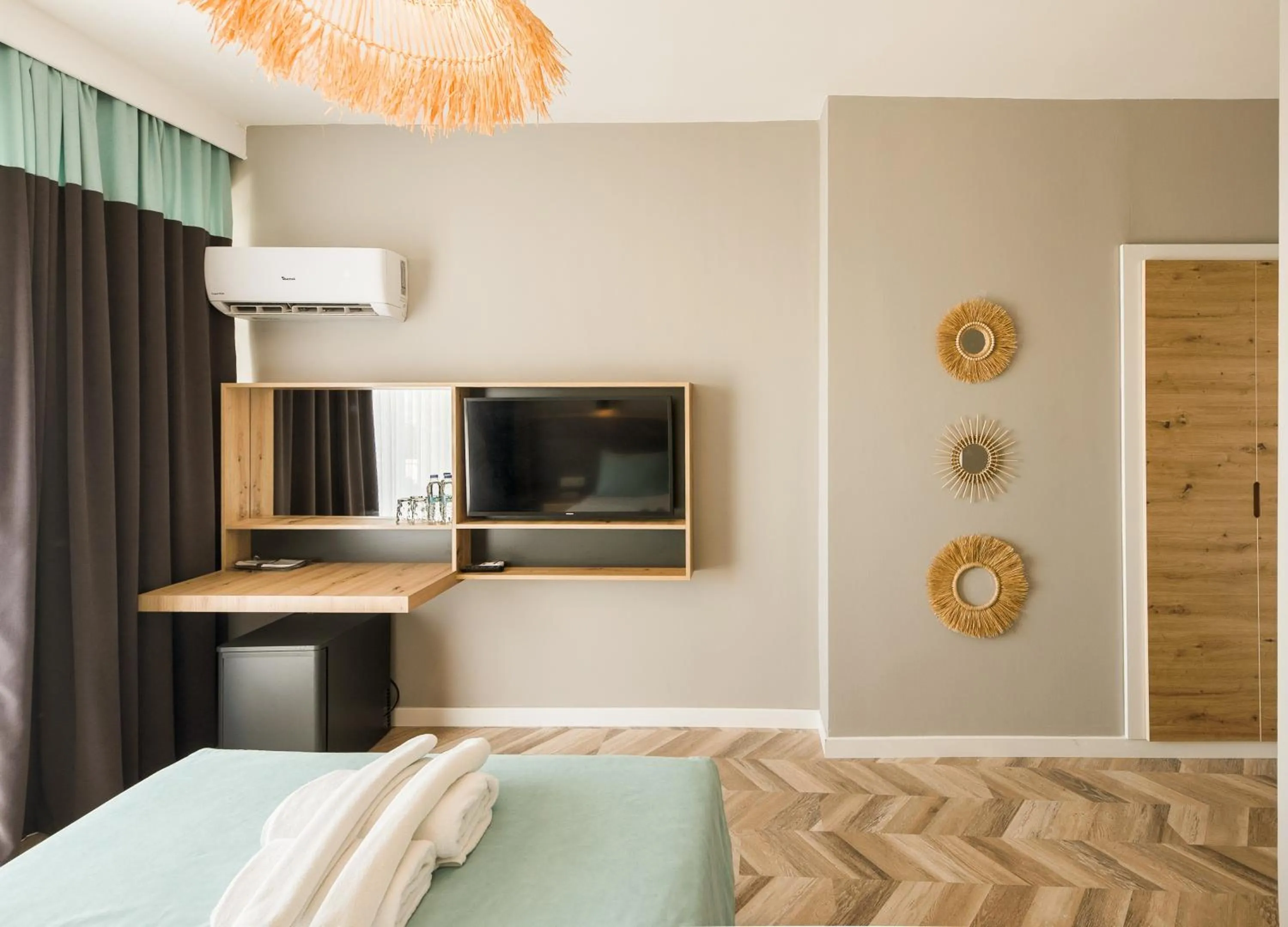 Photo of the whole room, Bed in Royal City Hotel