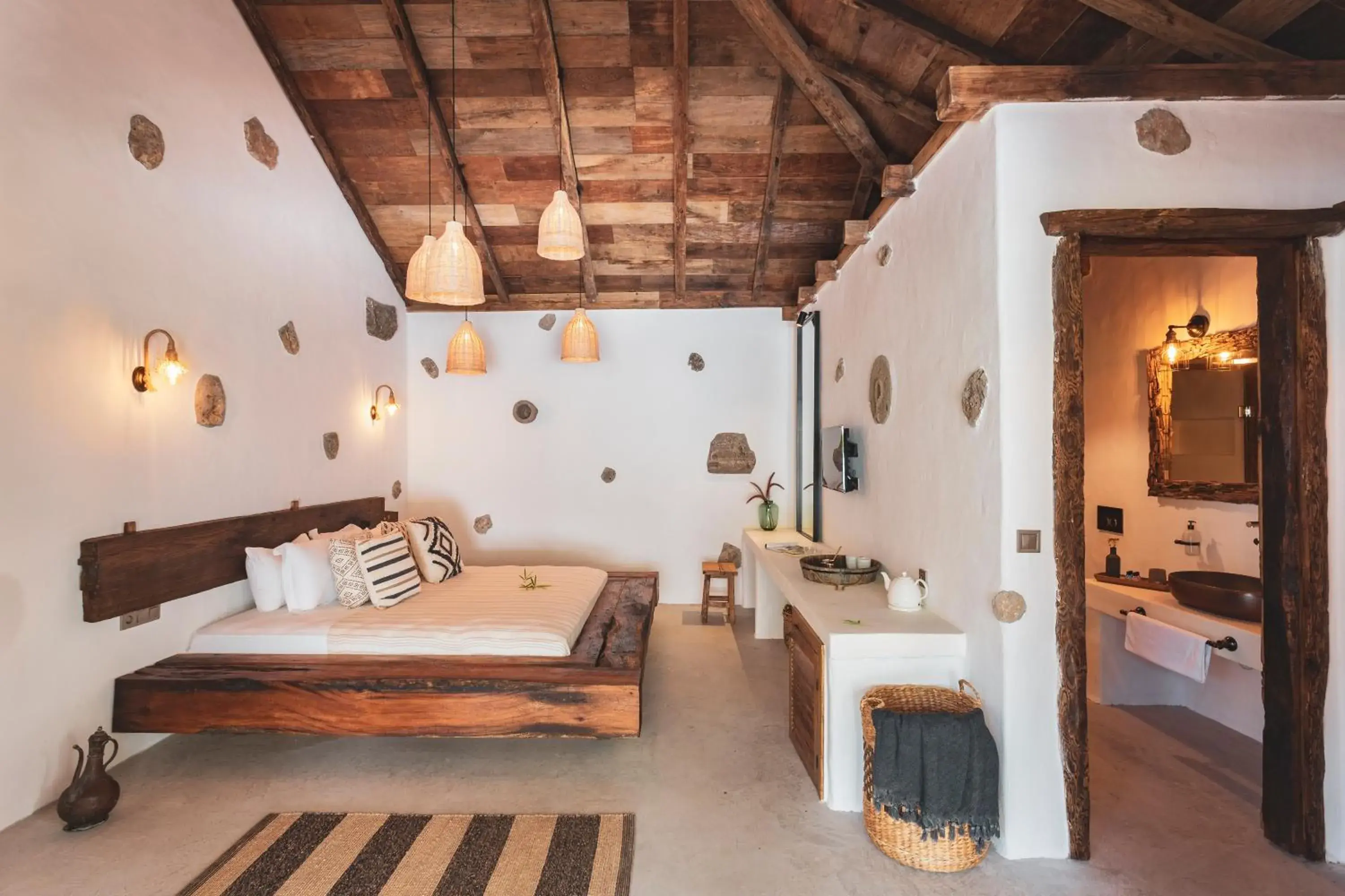 Queen Room with Garden View in Flamingo Hotel & Spa - Pet Friendly Queen Room with Garden View in Flamingo Hotel & Spa - Pet Friendly