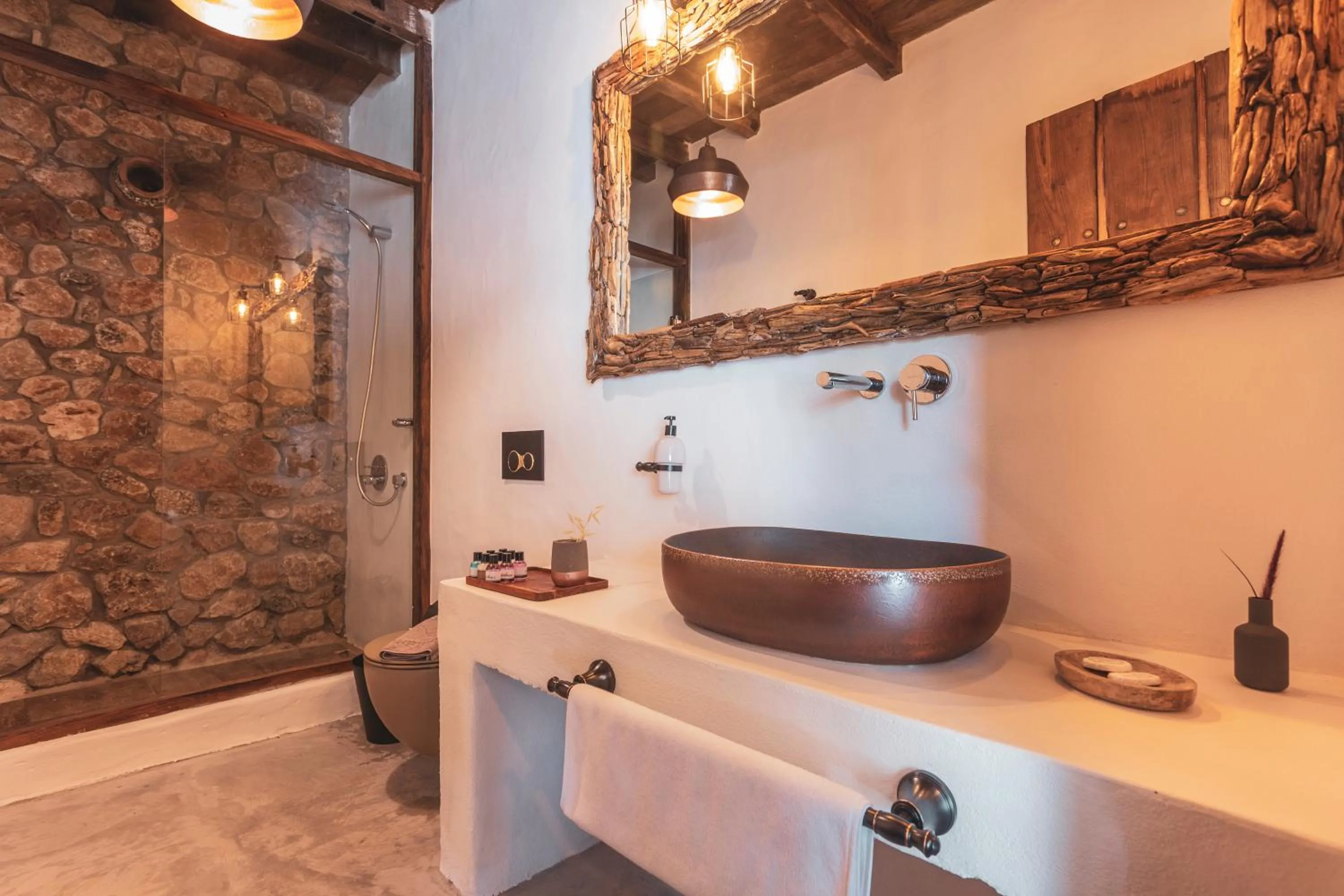 Bathroom in Flamingo Hotel & Spa - Pet Friendly