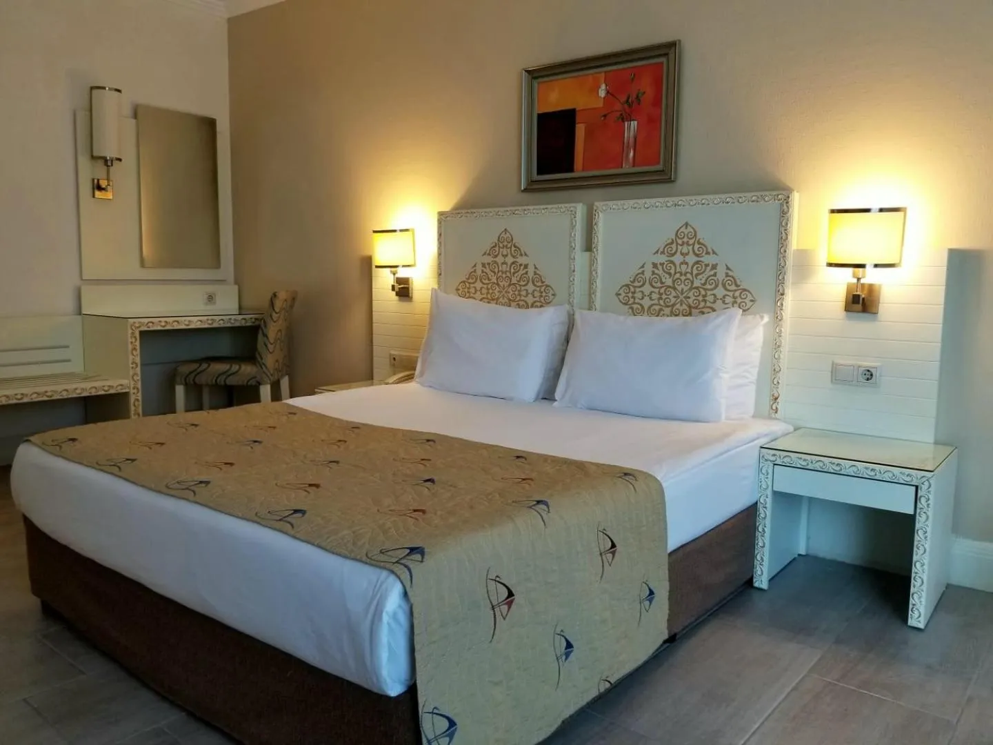 Property building, Bed in Crystal Admiral Aqua Collection - Ultimate All Inclusive