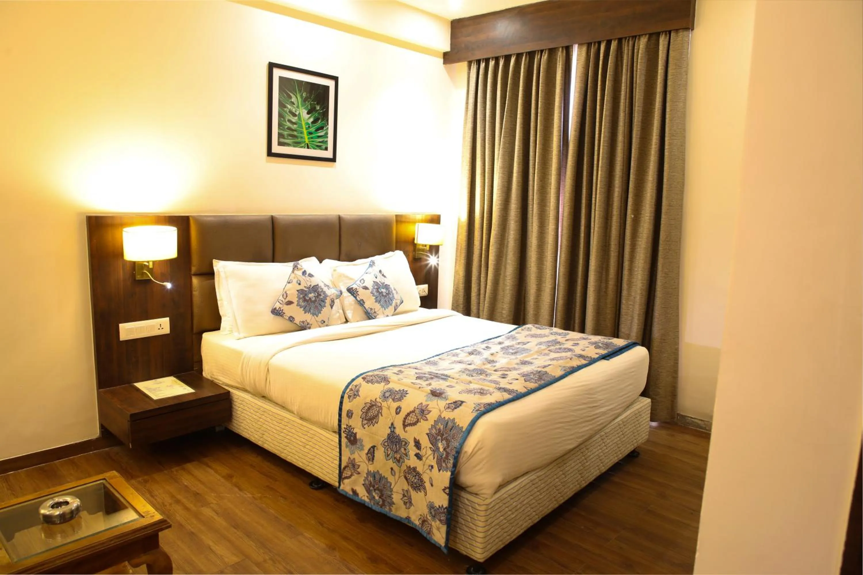 Bedroom, Bed in Riva Gold Coast