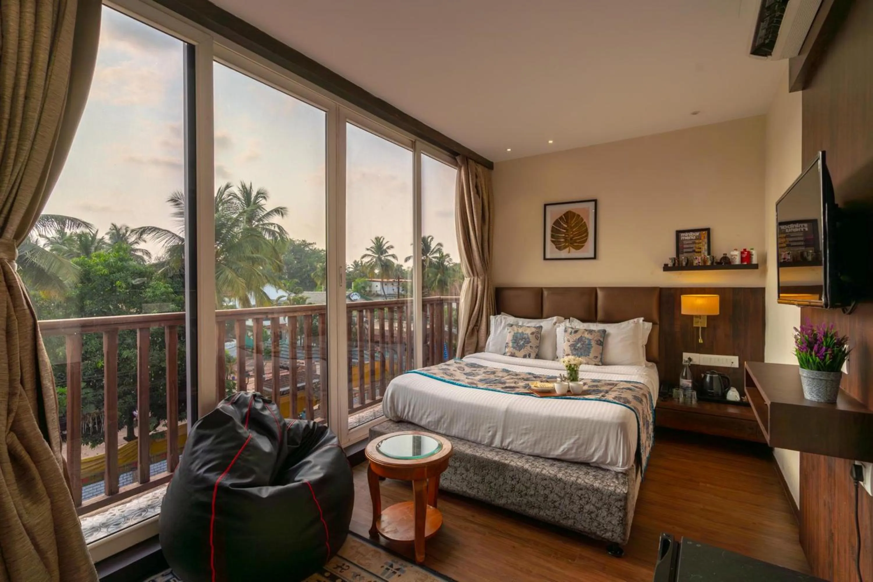 Bedroom, Bed in Riva Gold Coast