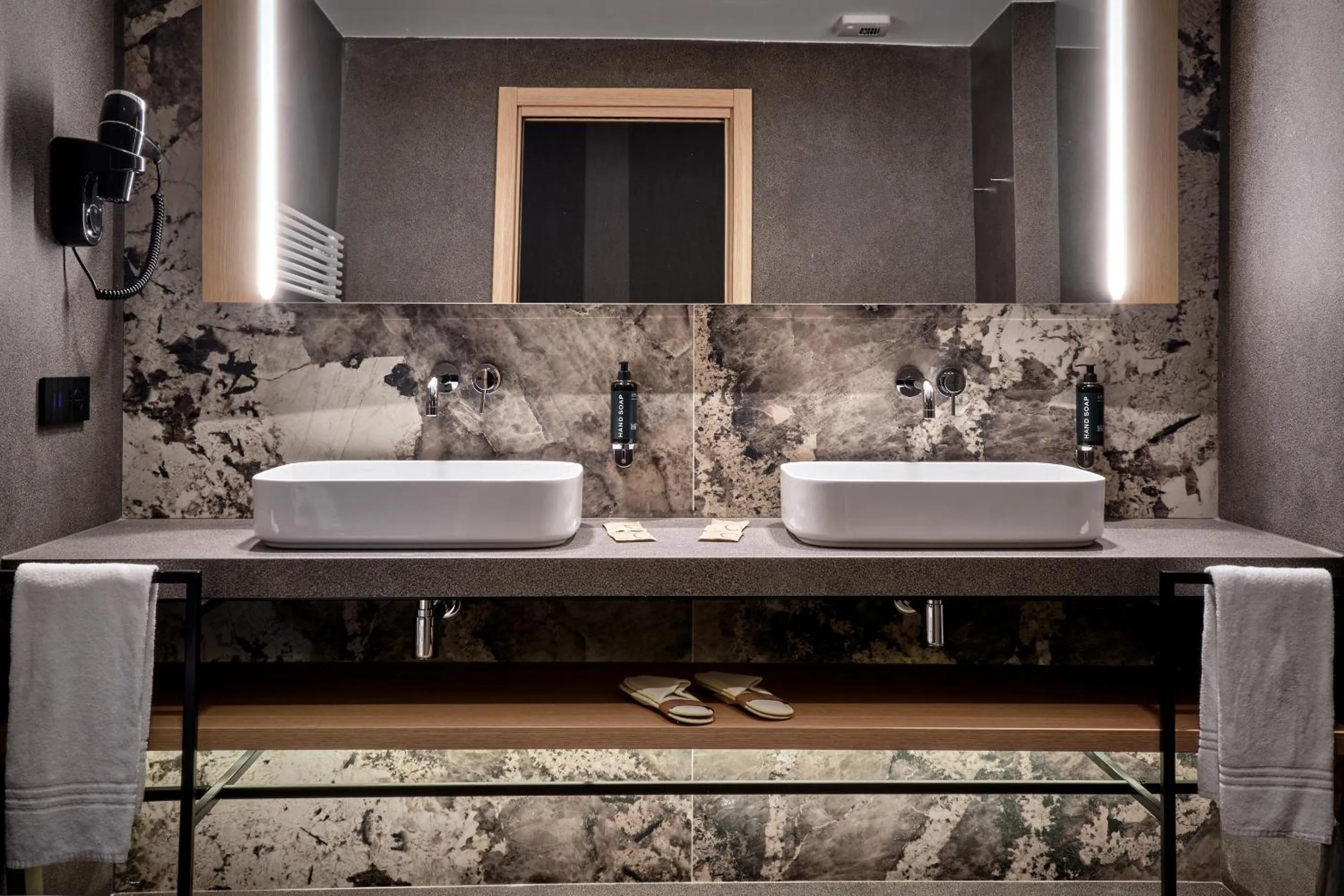 Bathroom in Il Leon D'Oro Bari - by Farace Hotels