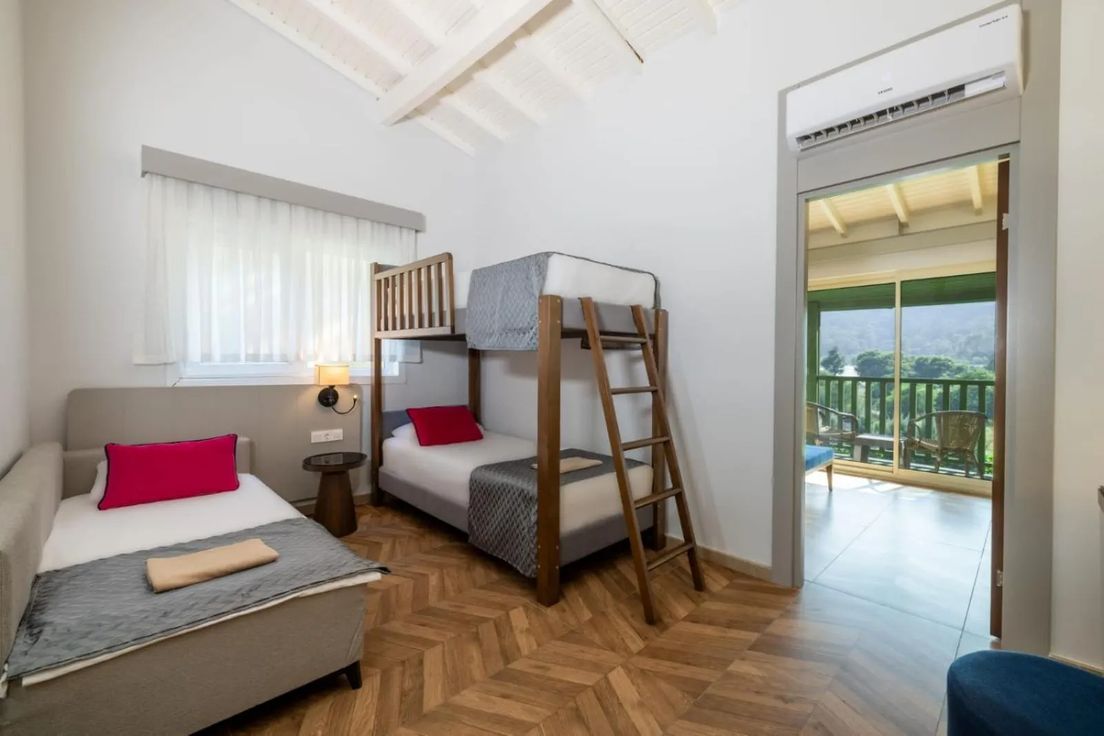 Property building, Bed in Crystal Flora Pearl Collection - Ultimate All Inclusive