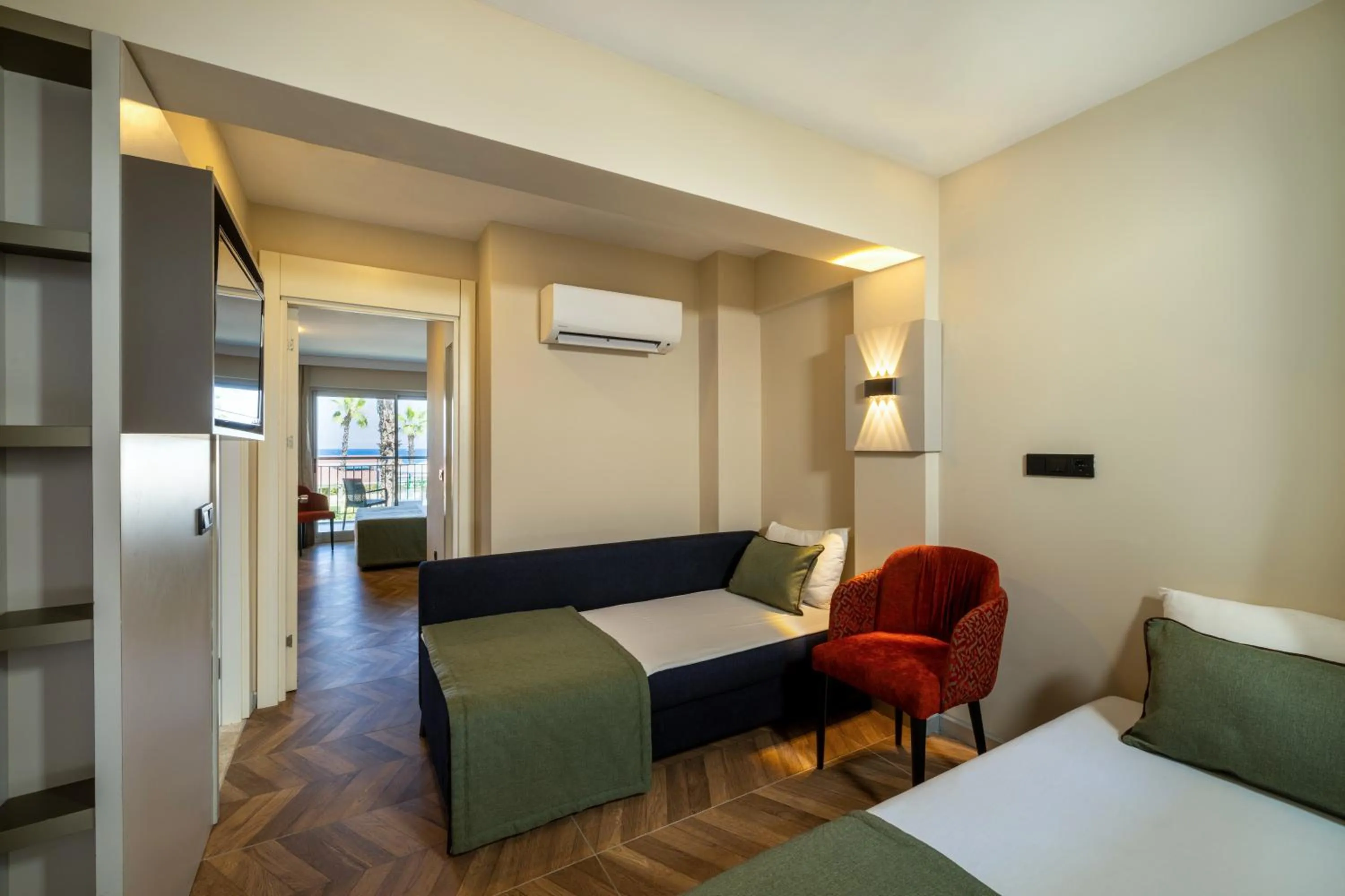 Bed in Crystal Flora Pearl Collection - Ultimate All Inclusive