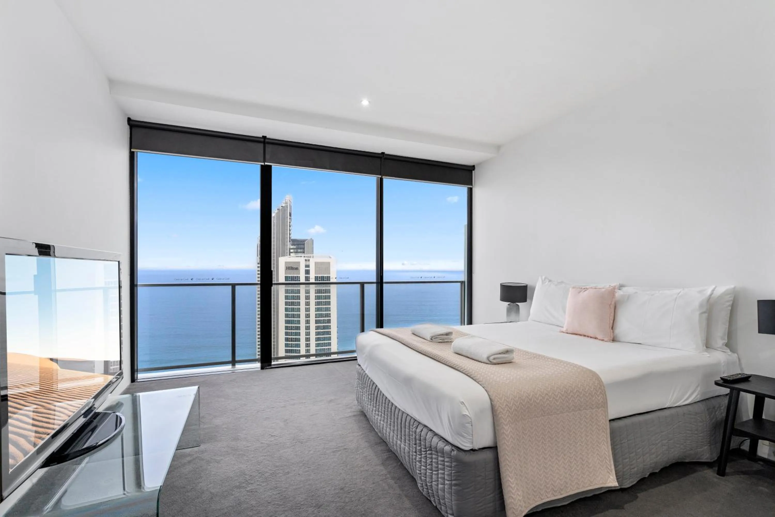 Bed in Circle on Cavill - Hosted by Coastal Letting Co.