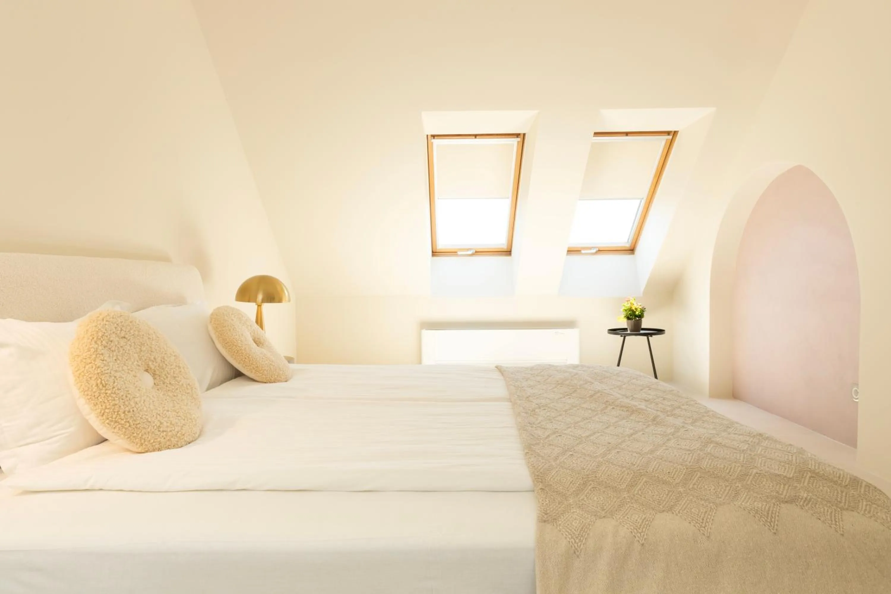 Bed in St. George Hotel