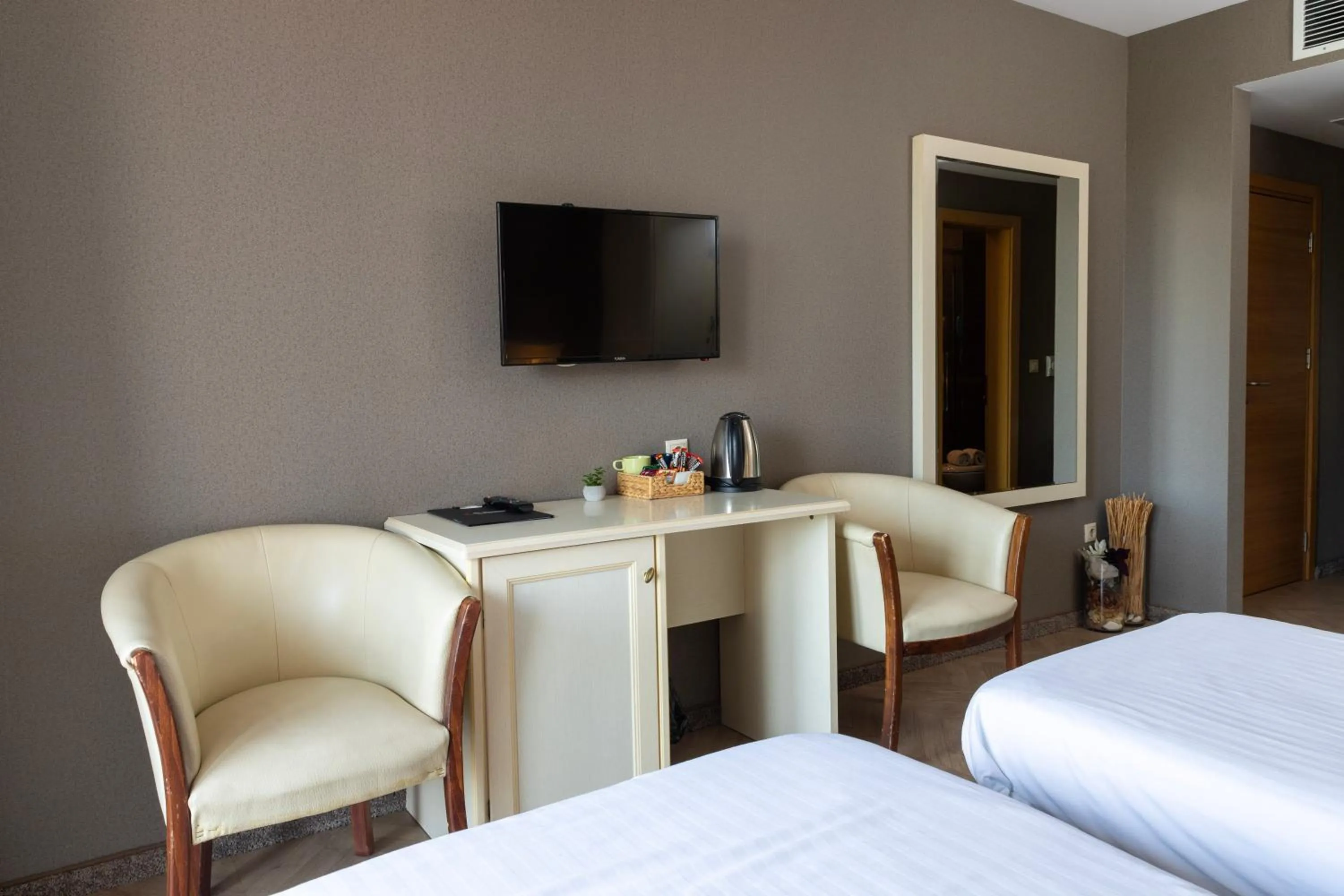 TV and multimedia, Bed in St. George Hotel