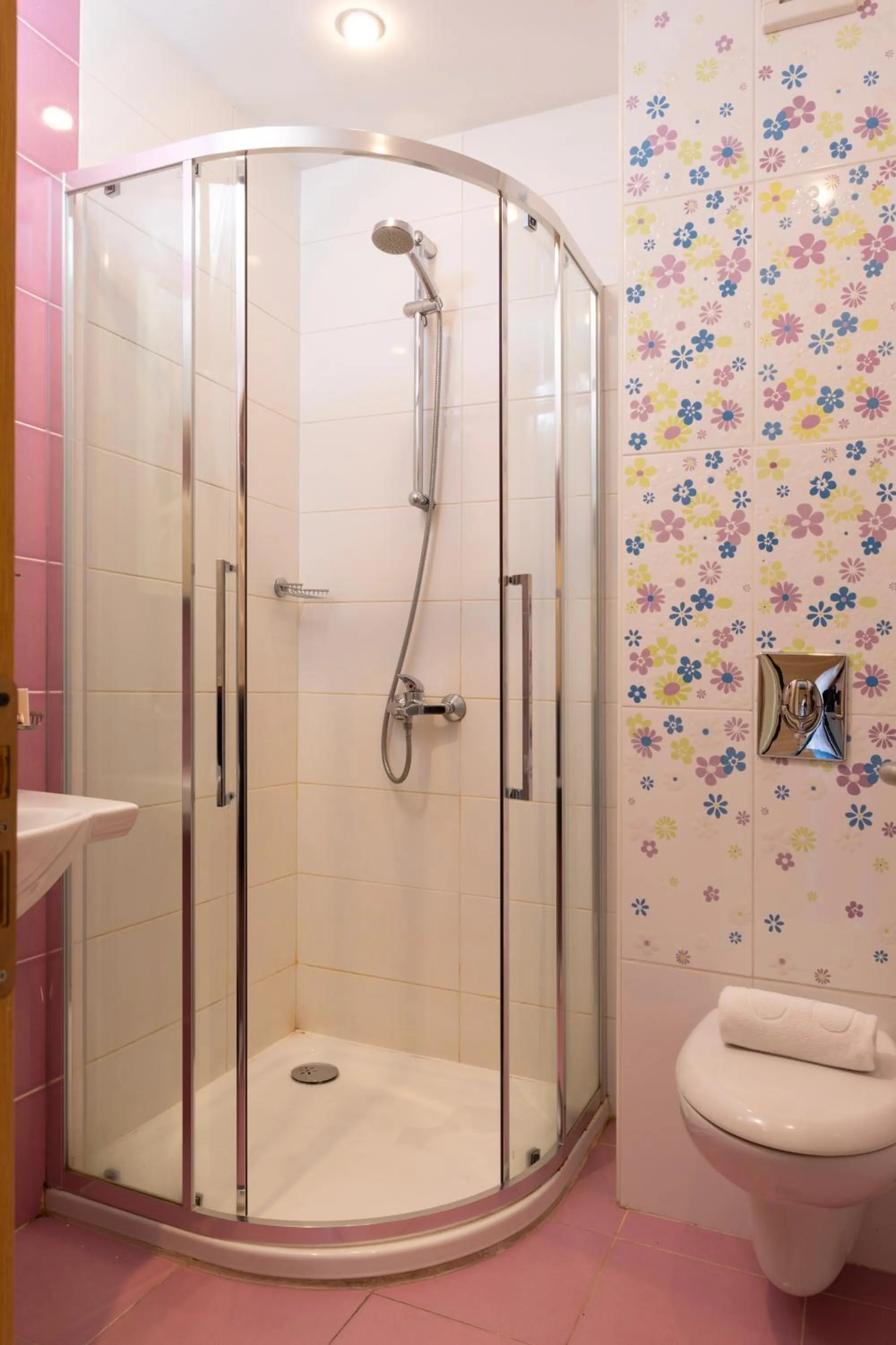 Bathroom in St. George Hotel