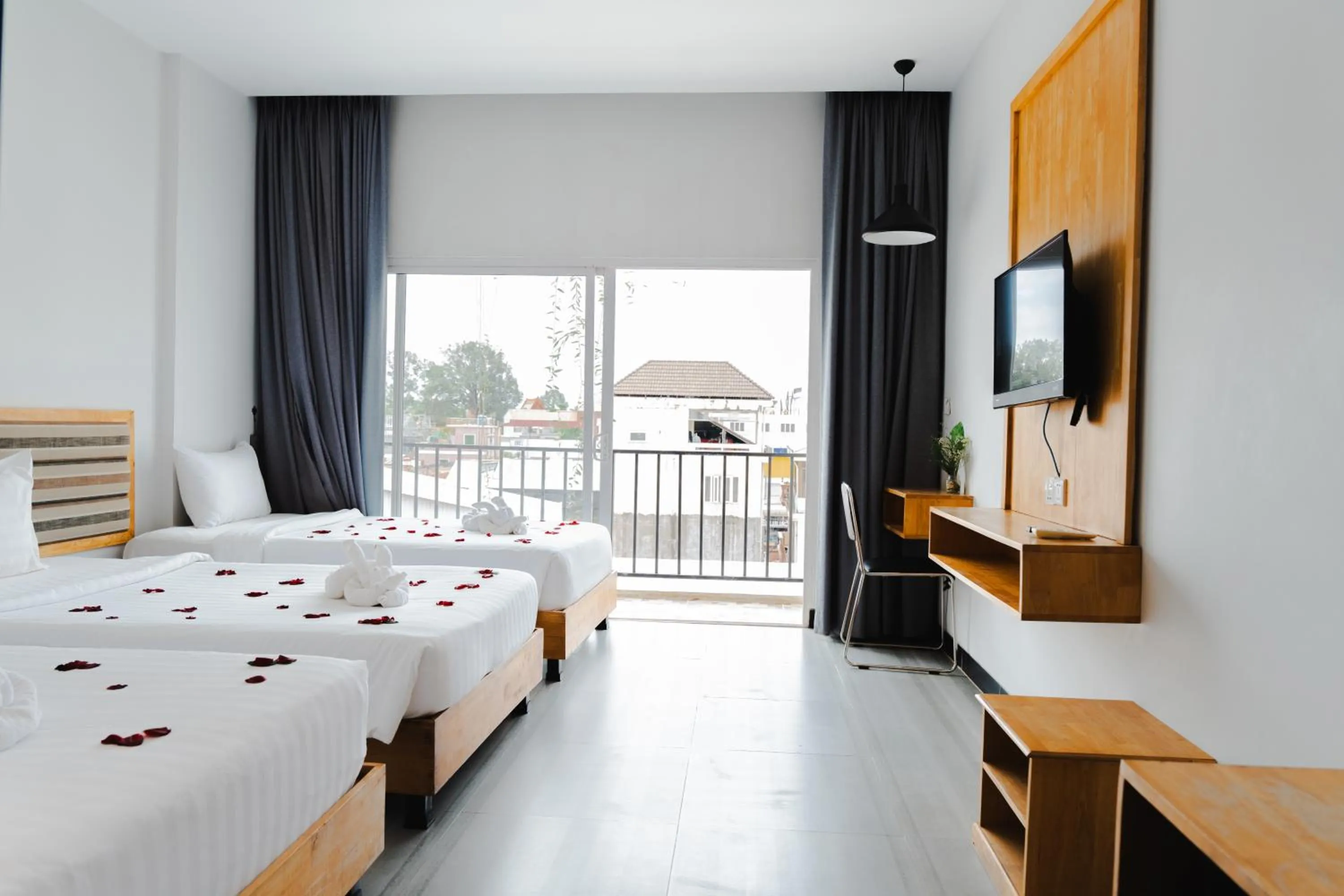 Communal lounge/ TV room, Bed in SIEM REAP RIVER VIEW Residence