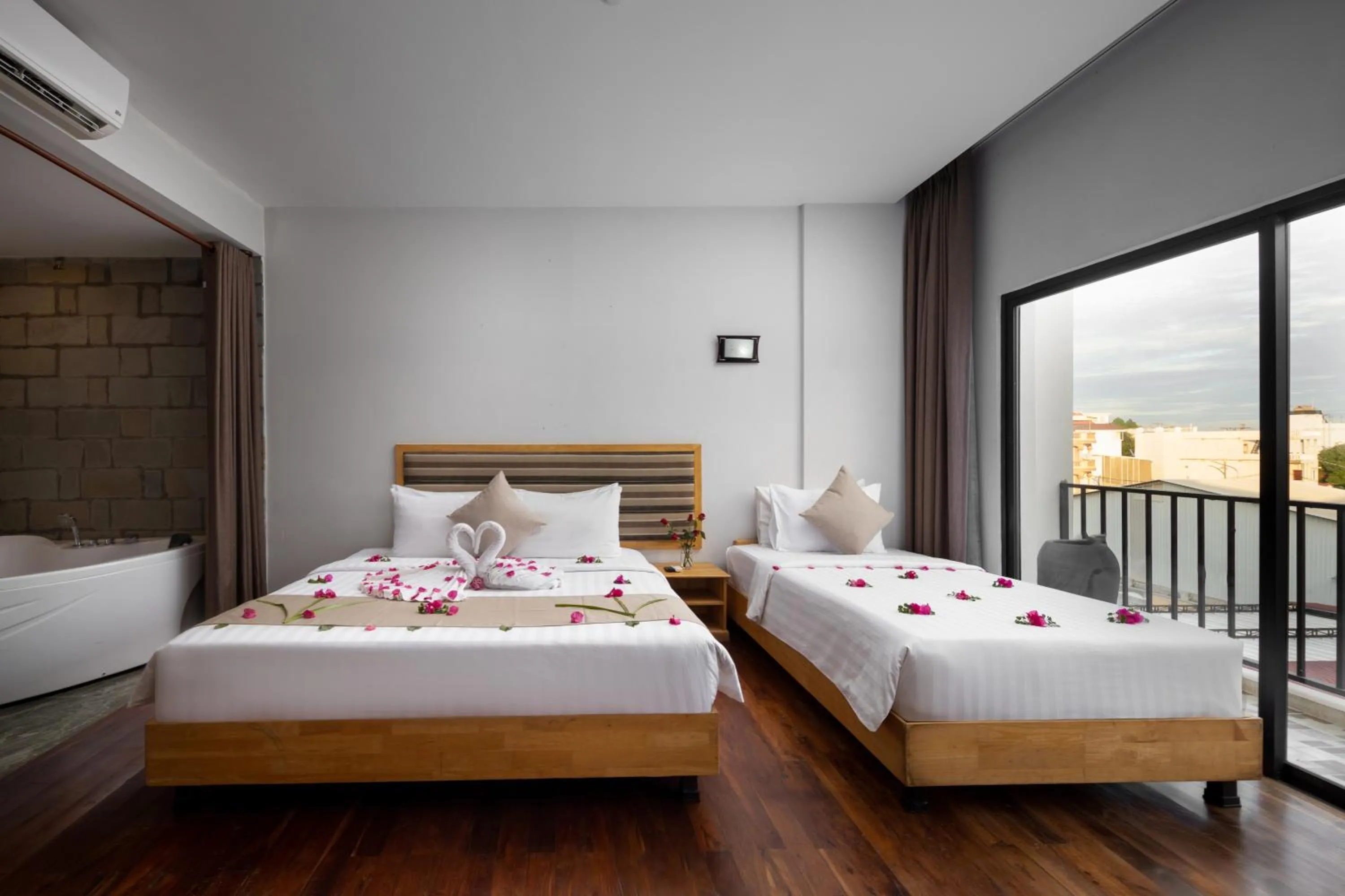 View (from property/room), Bed in SIEM REAP RIVER VIEW Residence