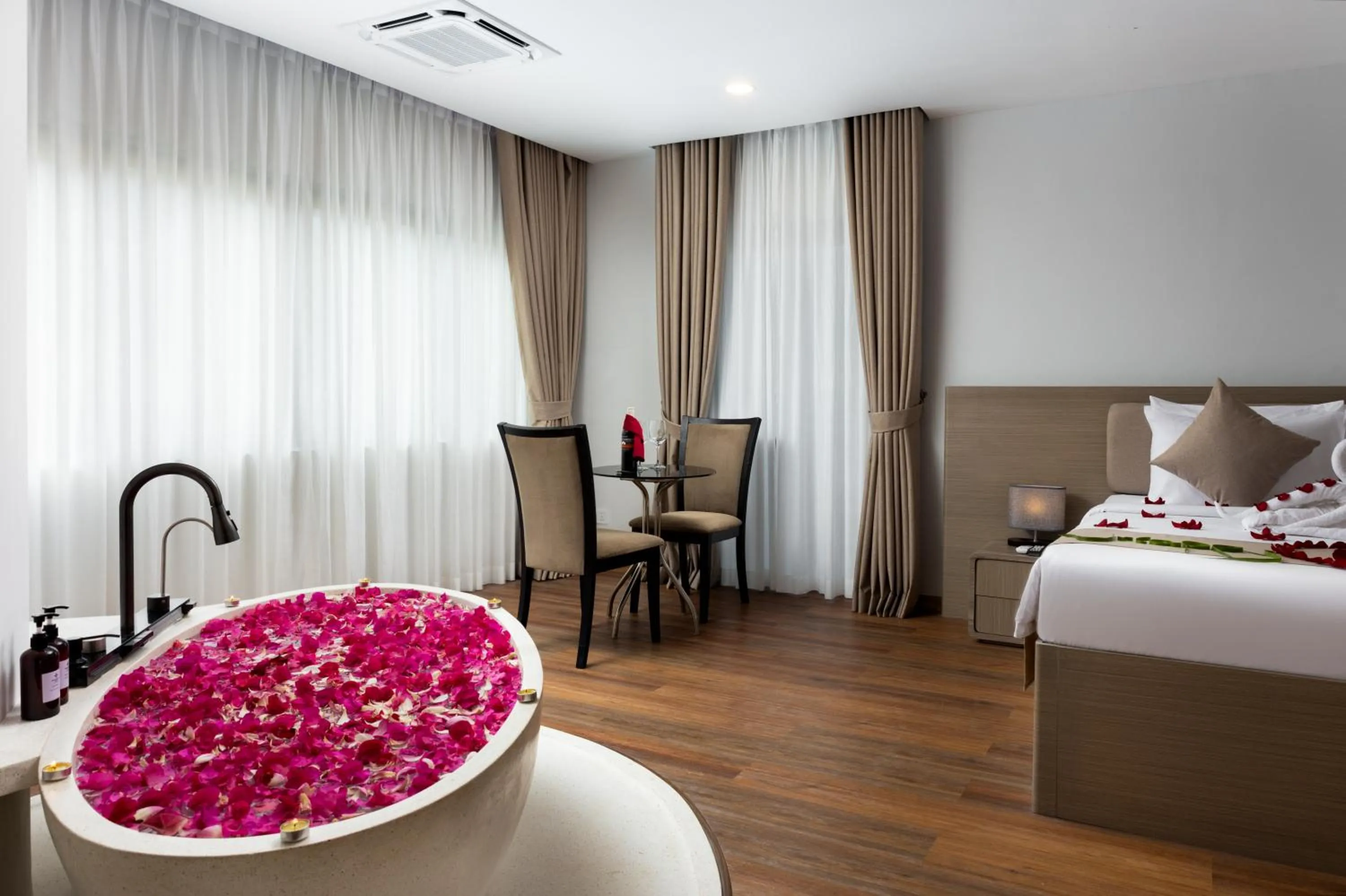 Bath, Bed in SIEM REAP RIVER VIEW Residence