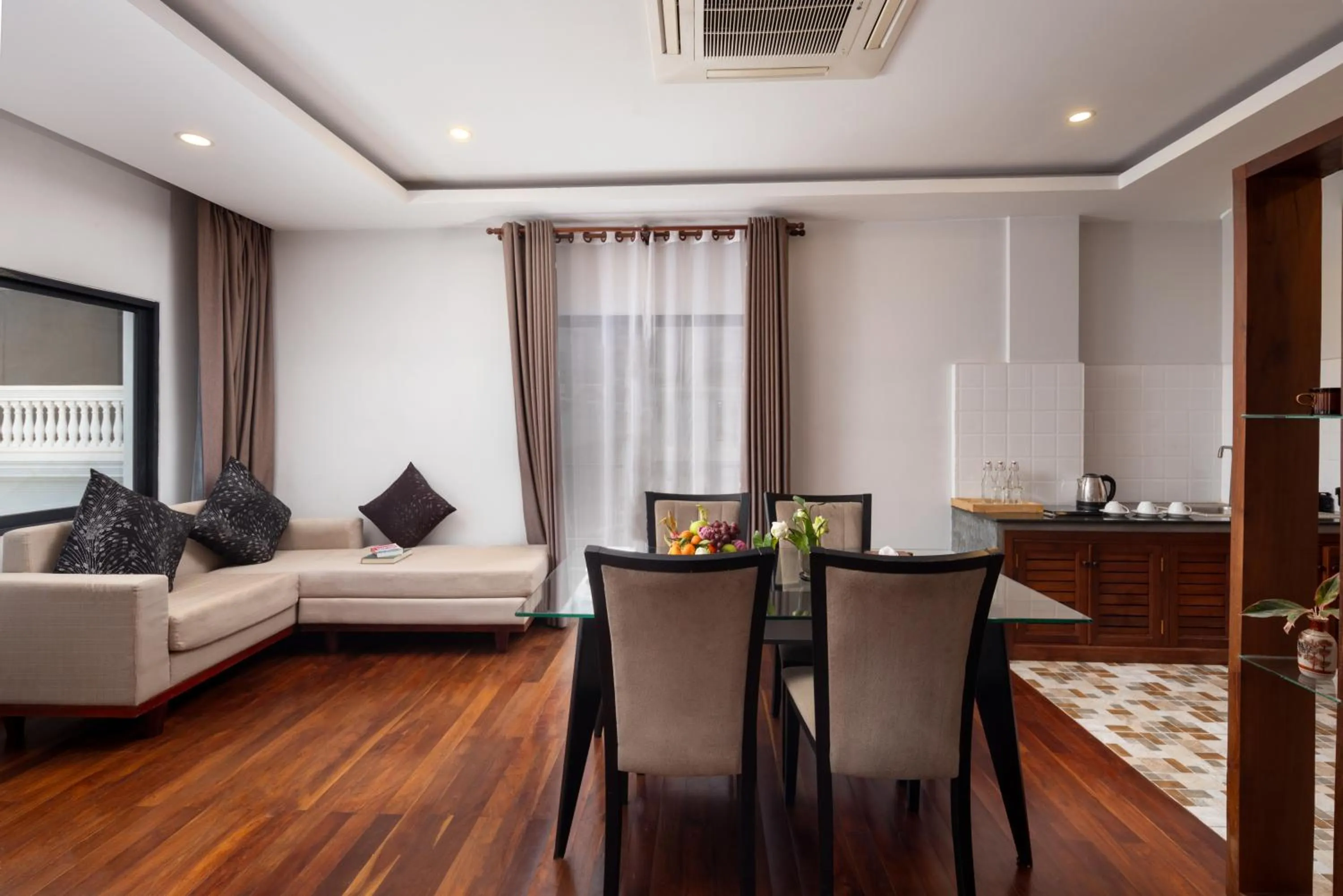 Guests in SIEM REAP RIVER VIEW Residence