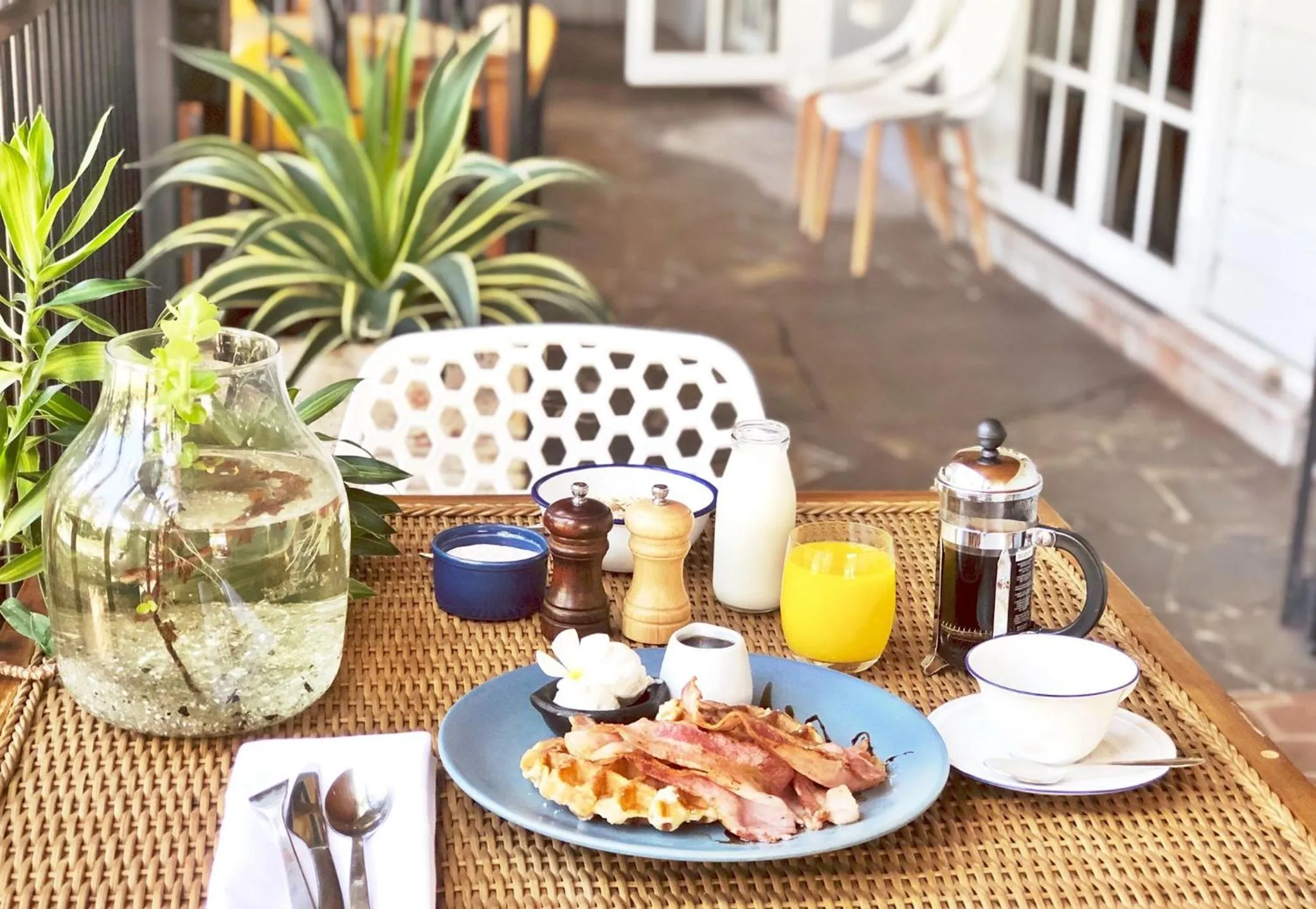 Food and drinks in Motel Nomad