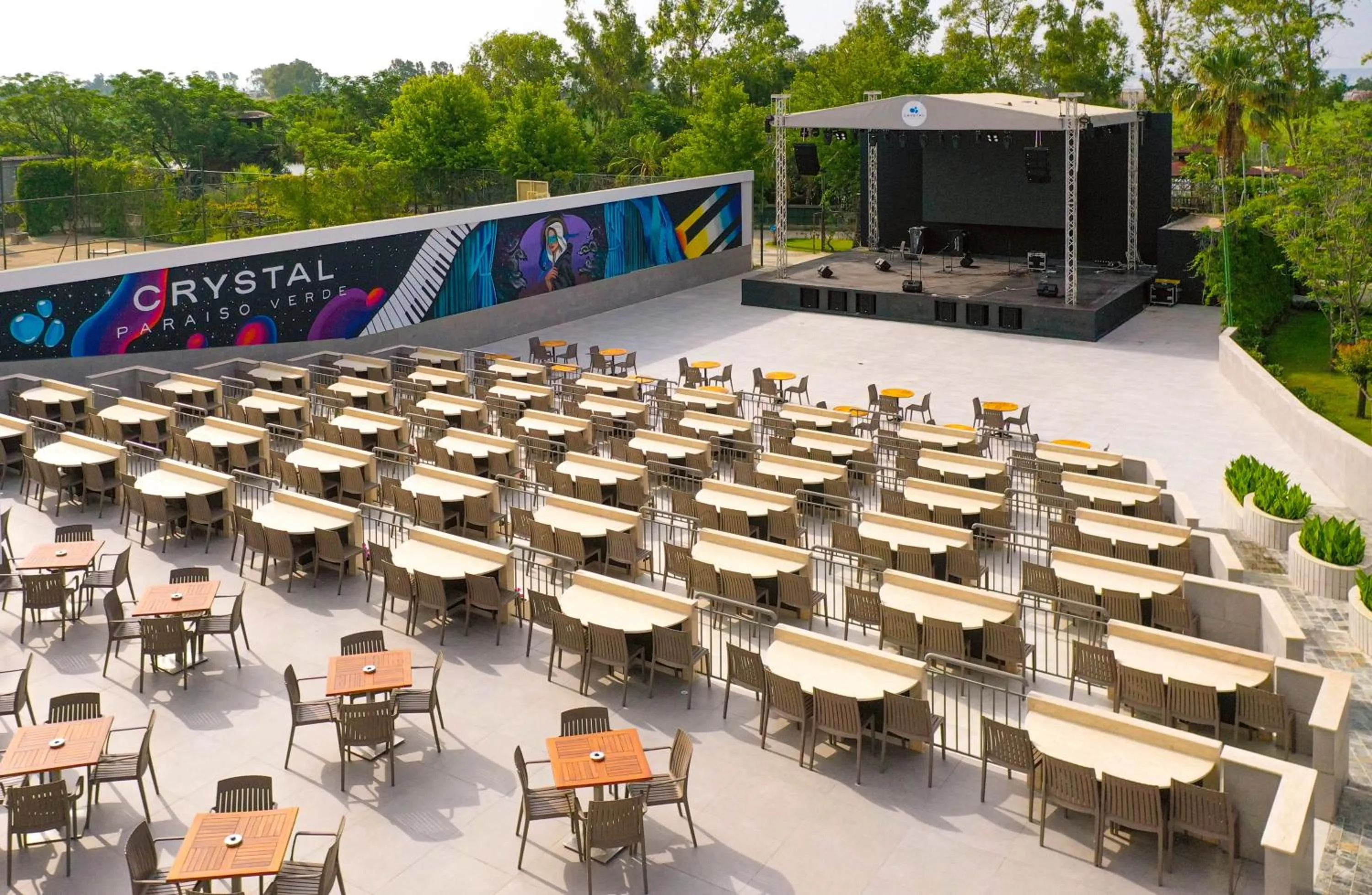 Evening entertainment in Crystal Paraiso Aqua Collection - Ultimate All Inclusive