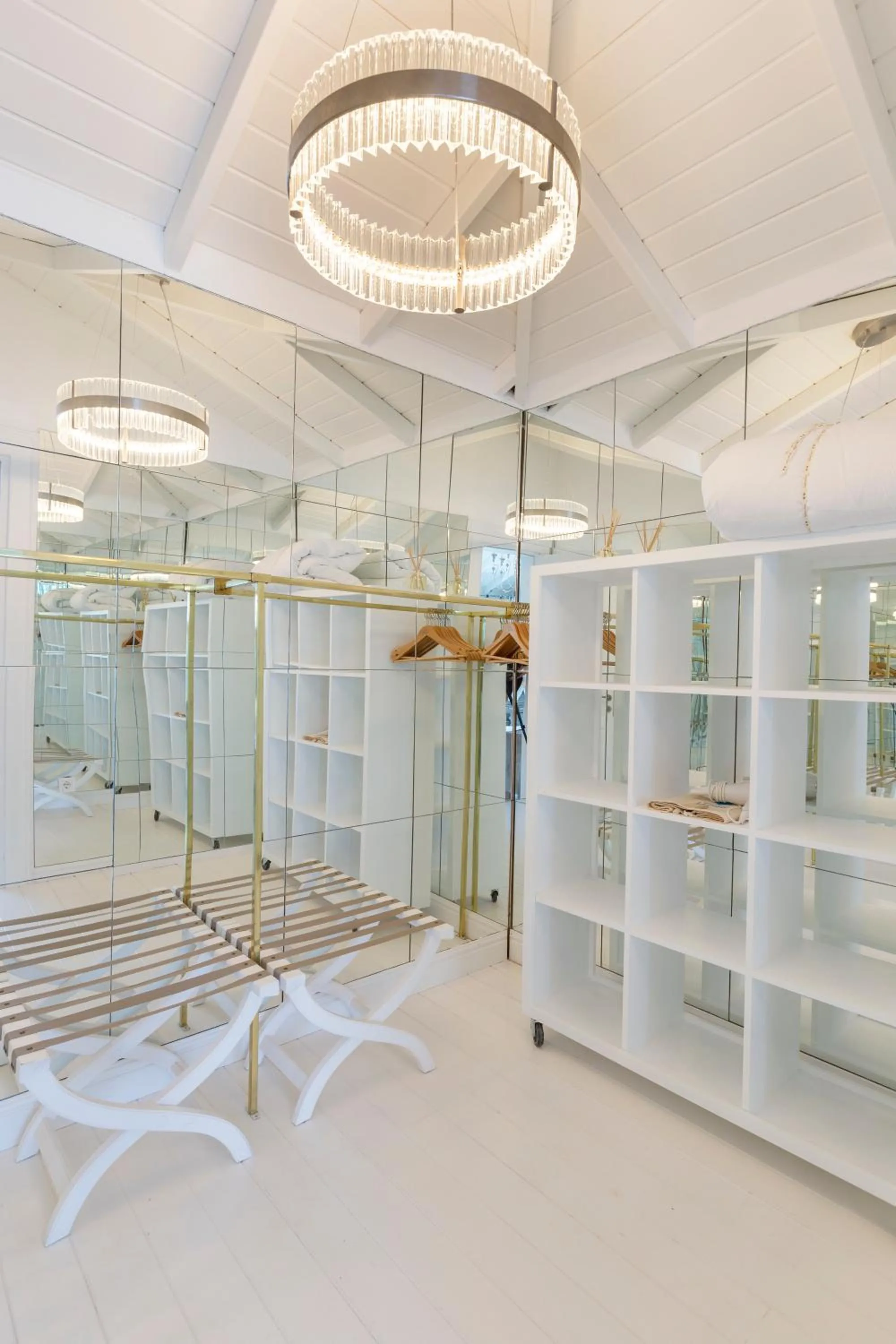 Sabrinas Haus - Adult Only +14