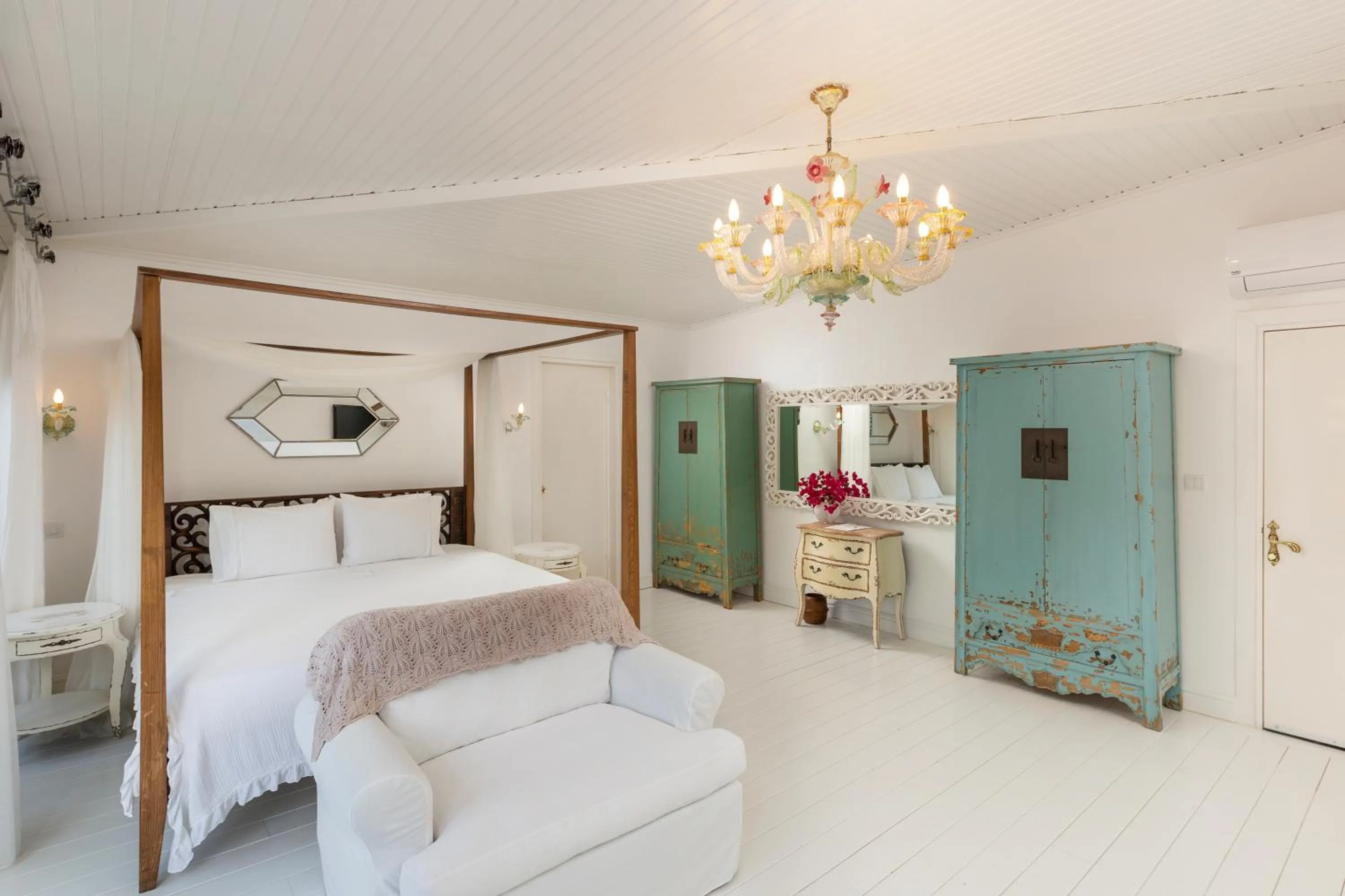 Sabrinas Haus - Adult Only +14