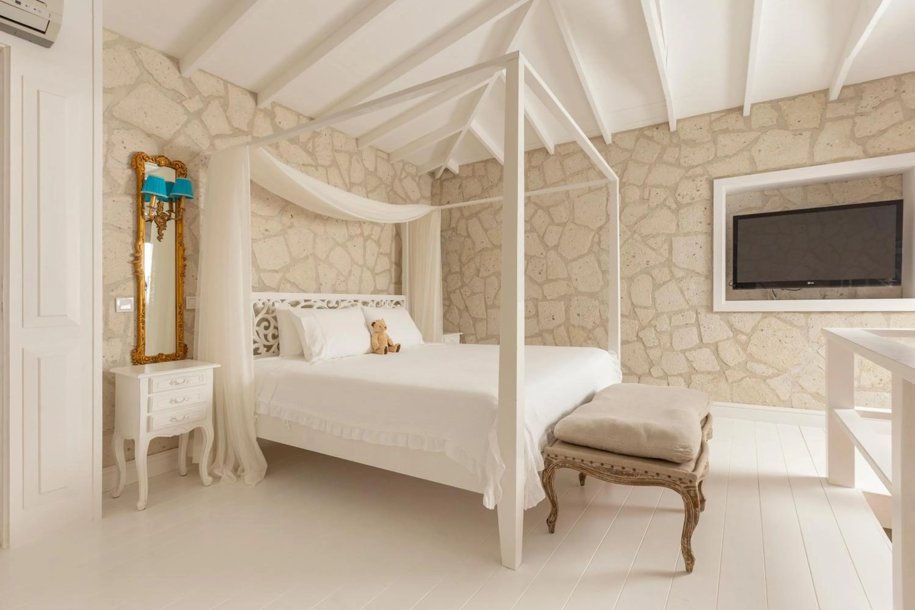 Sabrinas Haus - Adult Only +14