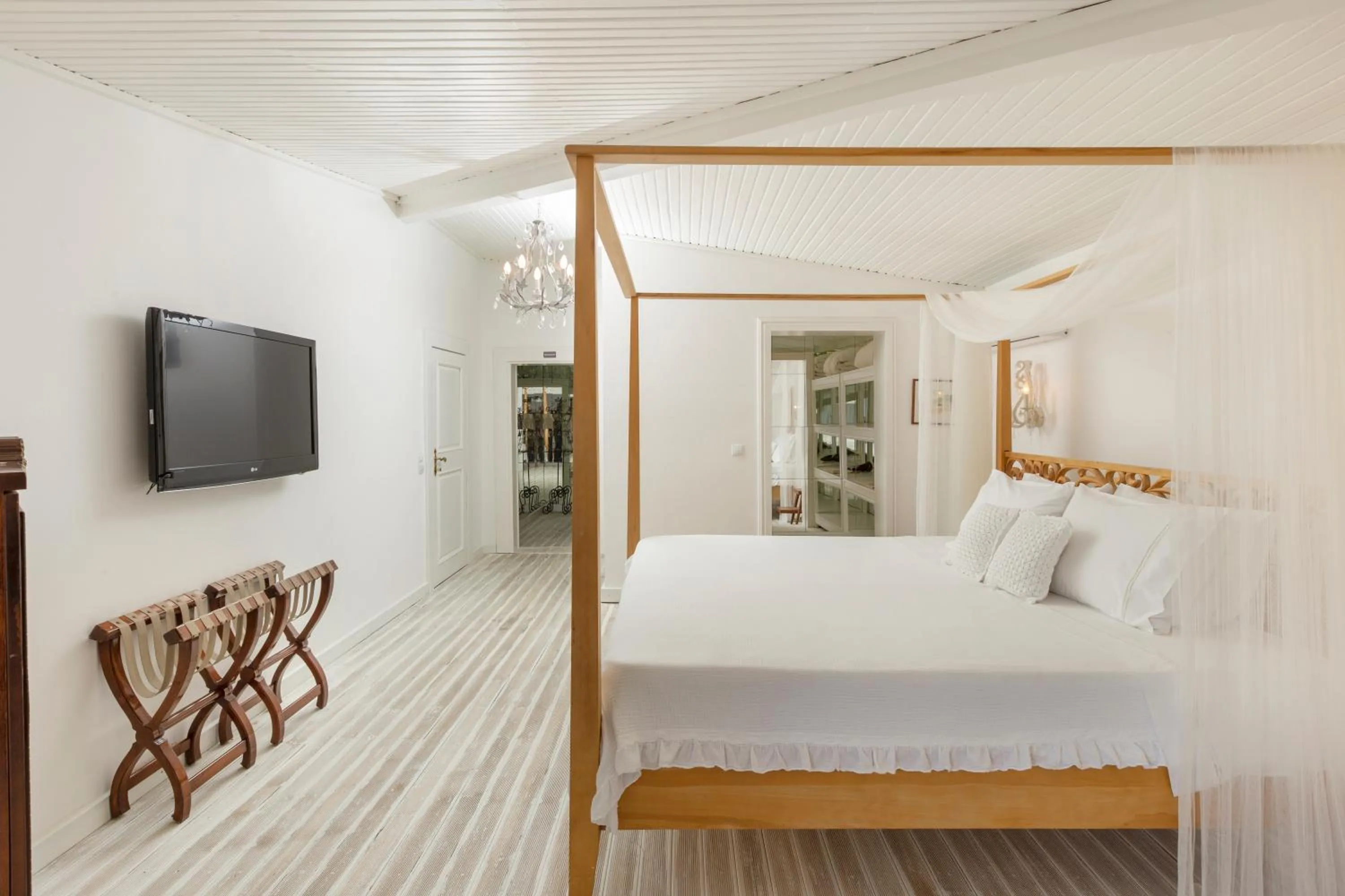 Sabrinas Haus - Adult Only +14