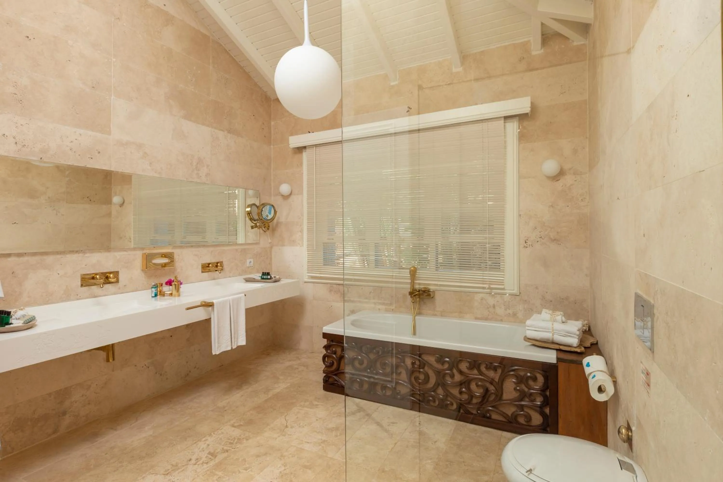 Shower in Sabrinas Haus - Adult Only +14