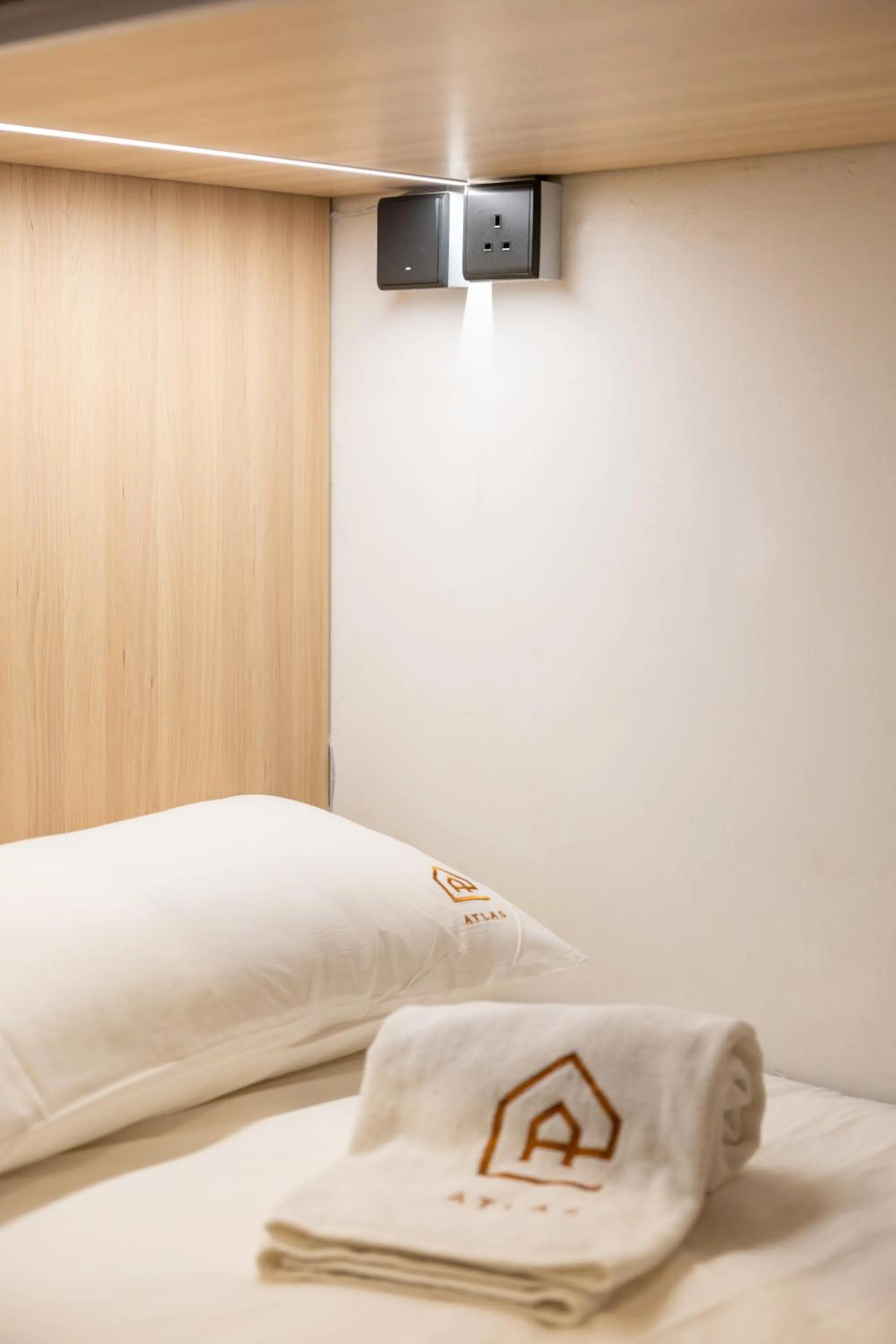 towels, Bed in Atlas Hostel & Backpackers