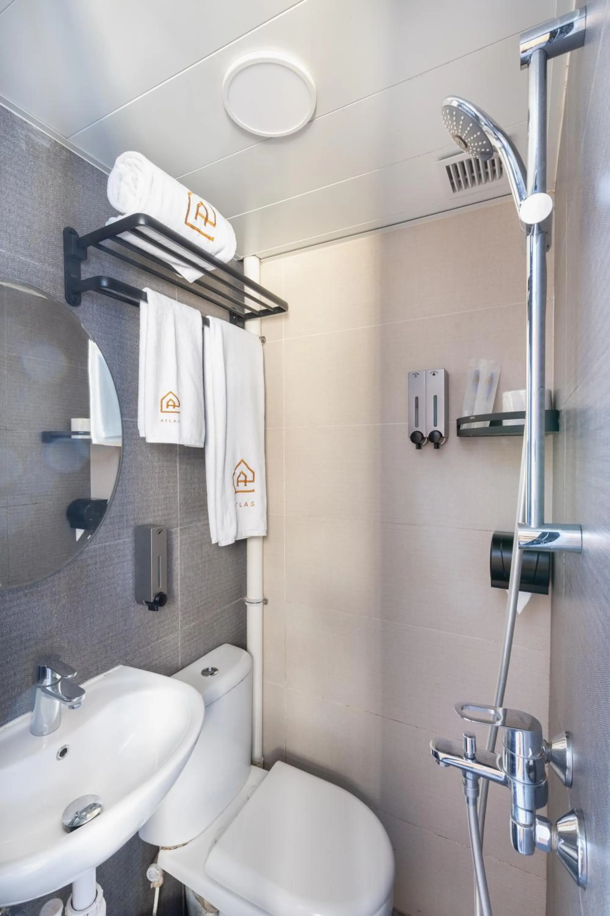 Bathroom in Atlas Hostel & Backpackers