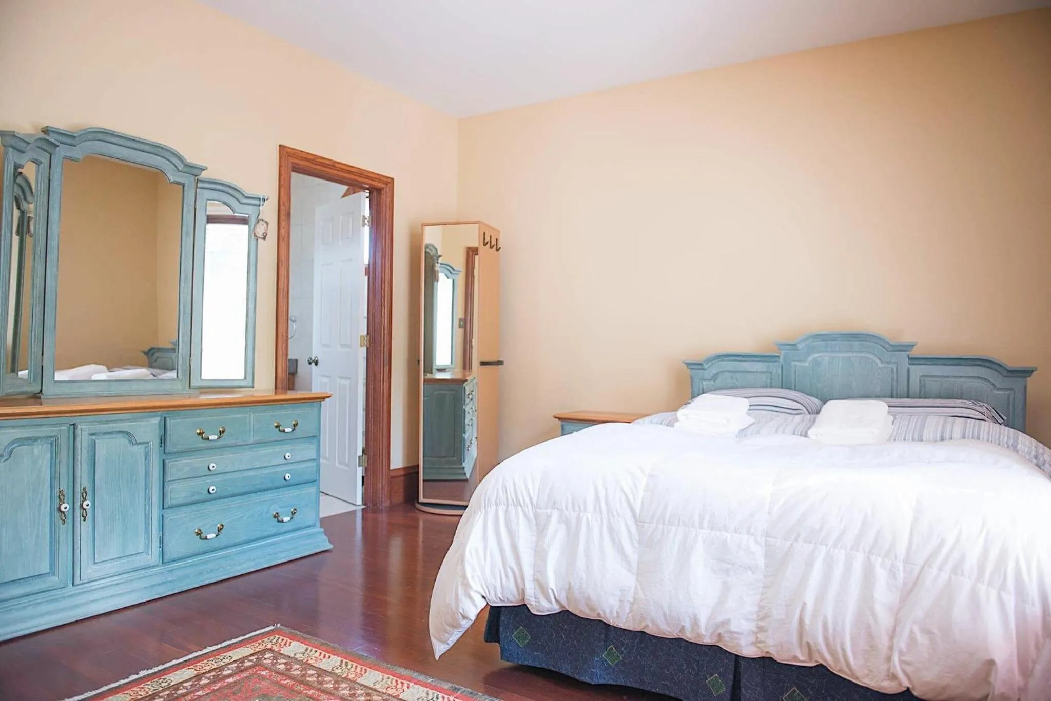 Bed in JstLikeHome - Luxury Mansion & Guesthouse