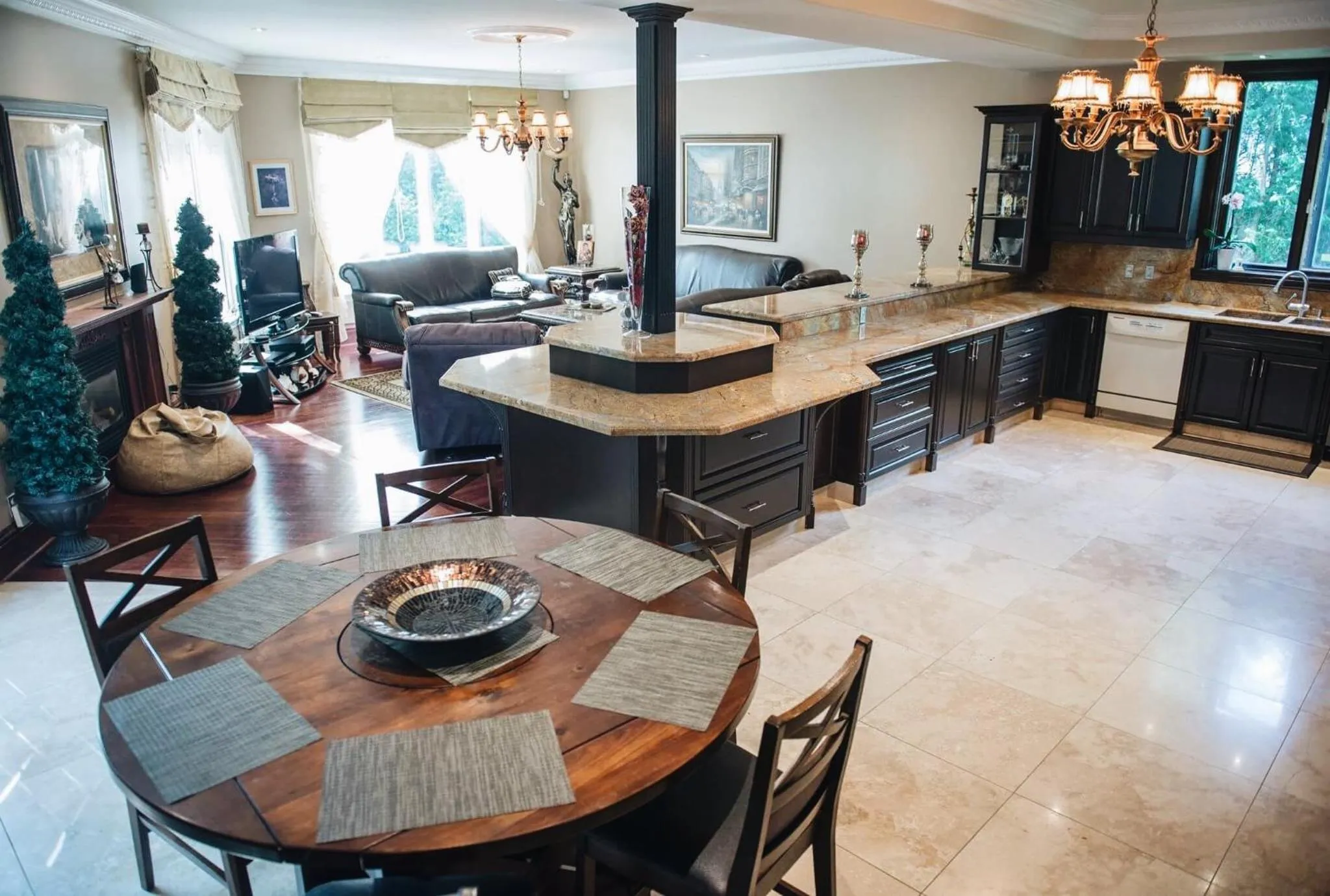 JstLikeHome - Luxury Mansion & Guesthouse