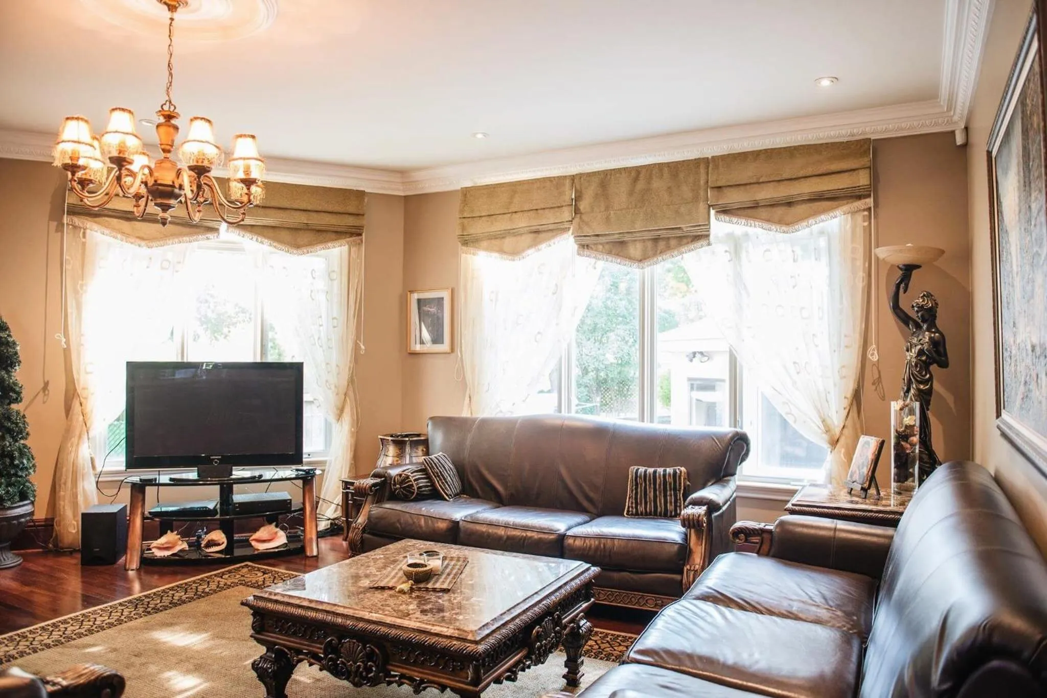 JstLikeHome - Luxury Mansion & Guesthouse