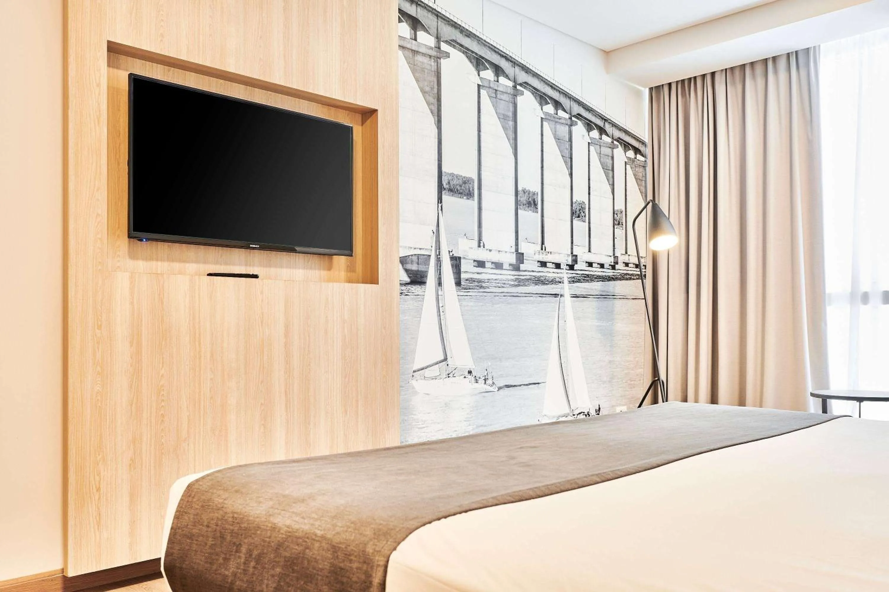 Photo of the whole room, Bed in Dazzler by Wyndham Rosario