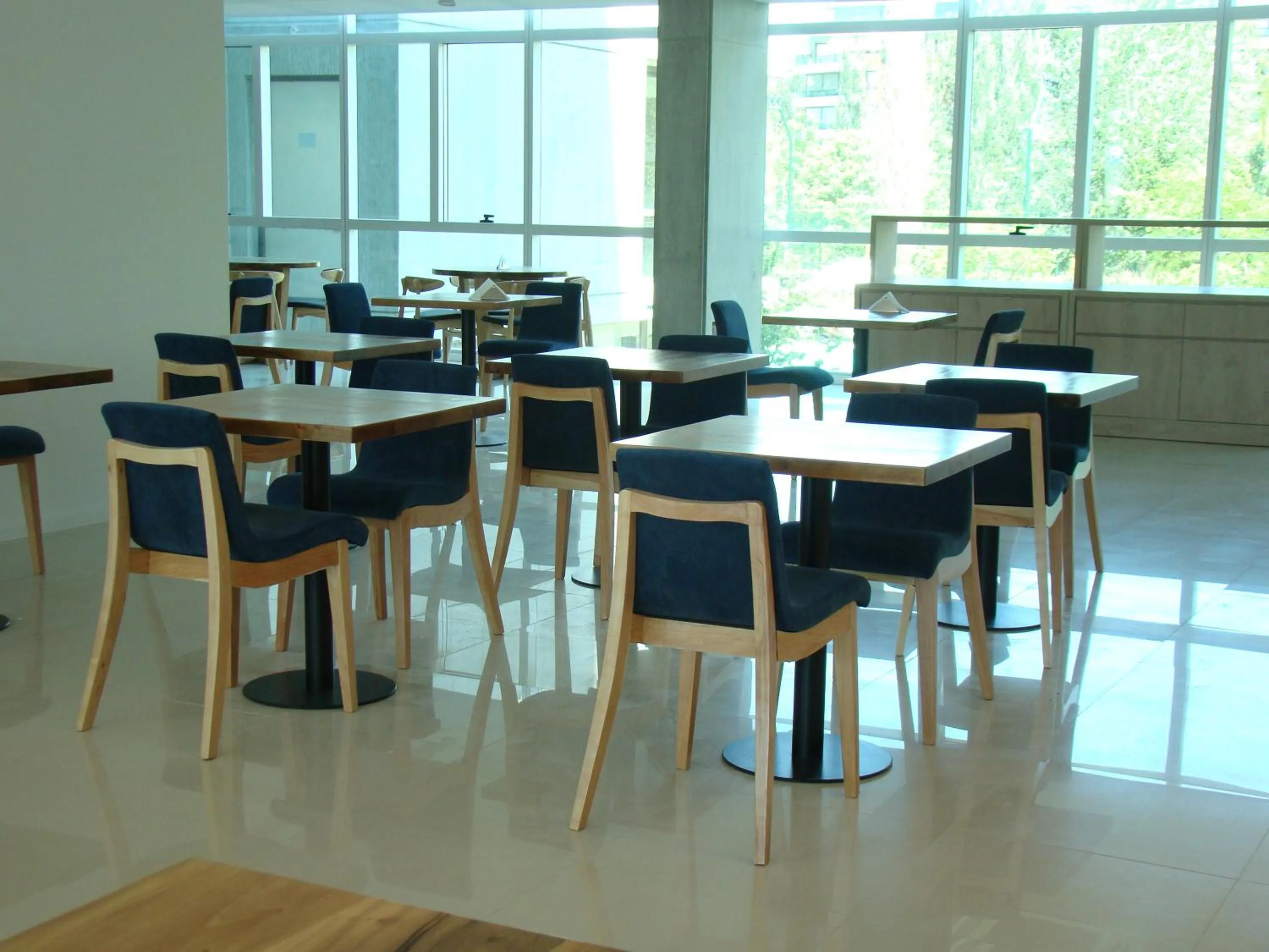 Lounge or bar in Dazzler by Wyndham Rosario