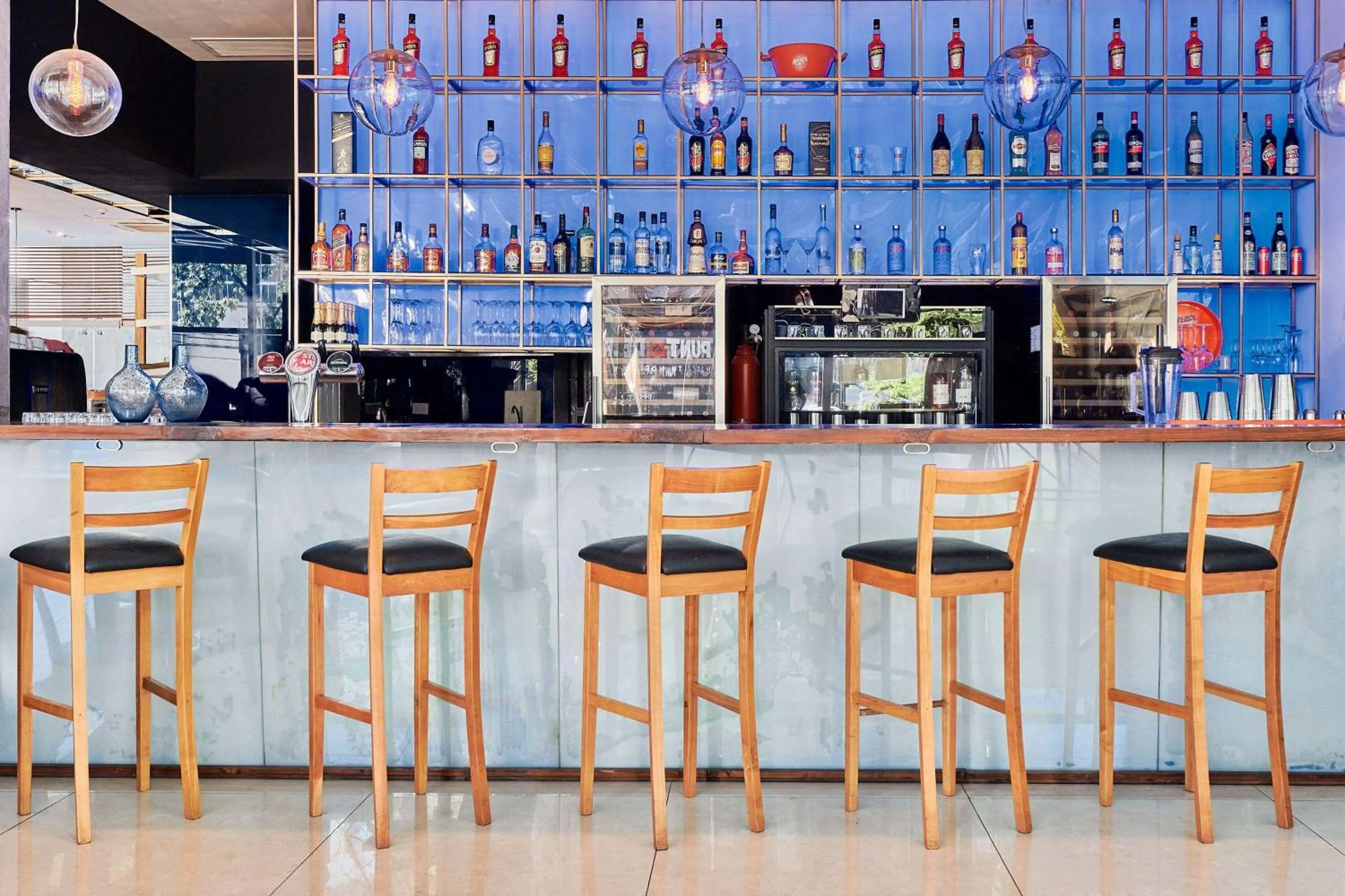 Lounge or bar in Dazzler by Wyndham Rosario