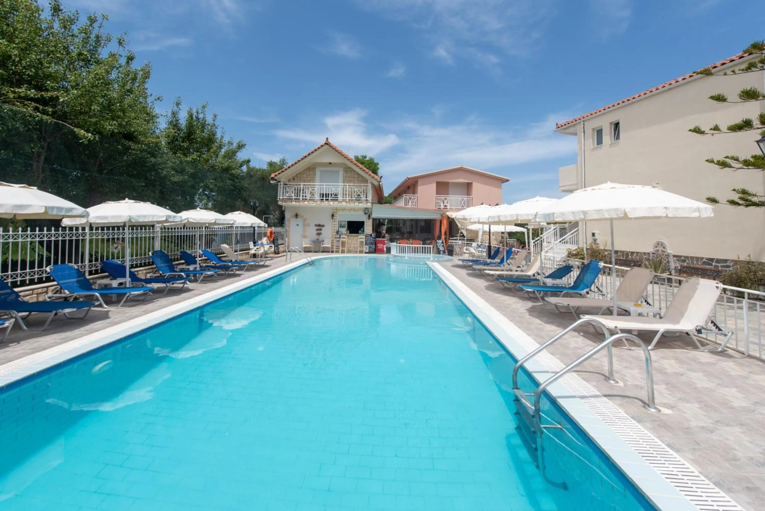 Property building in Tsolakis Studios & Apartments