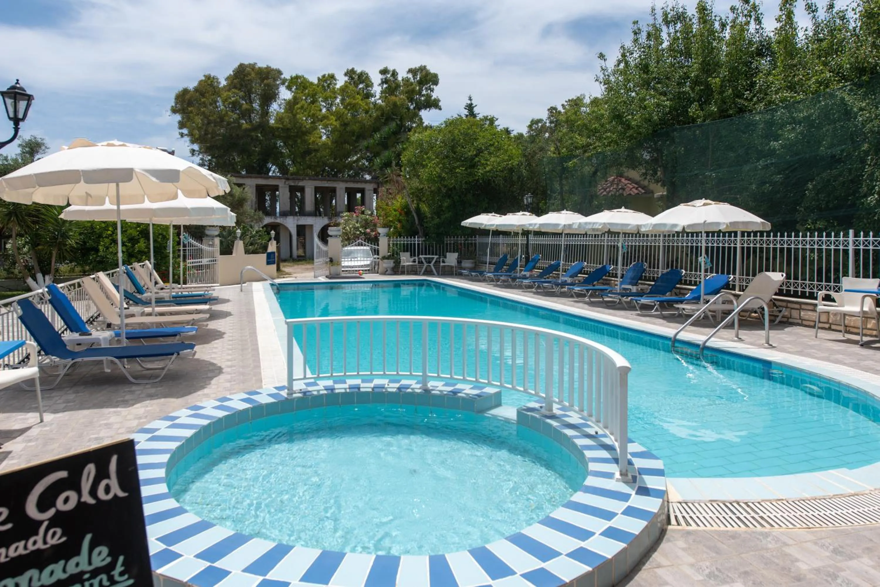 Swimming pool in Tsolakis Studios & Apartments