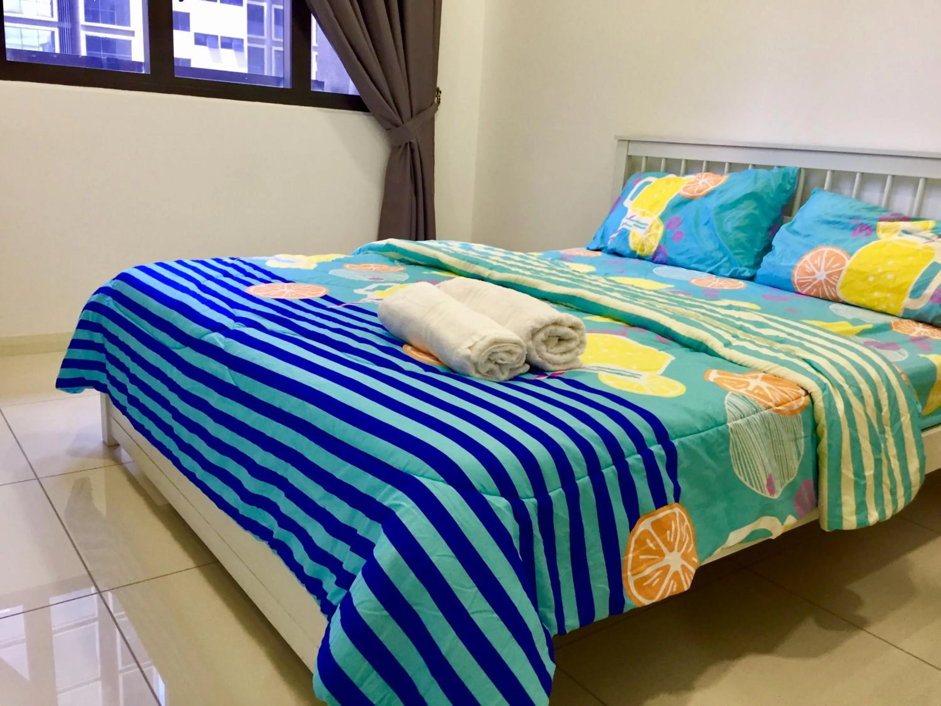 Bed in Charming Suite & Sunway and Petaling Jaya