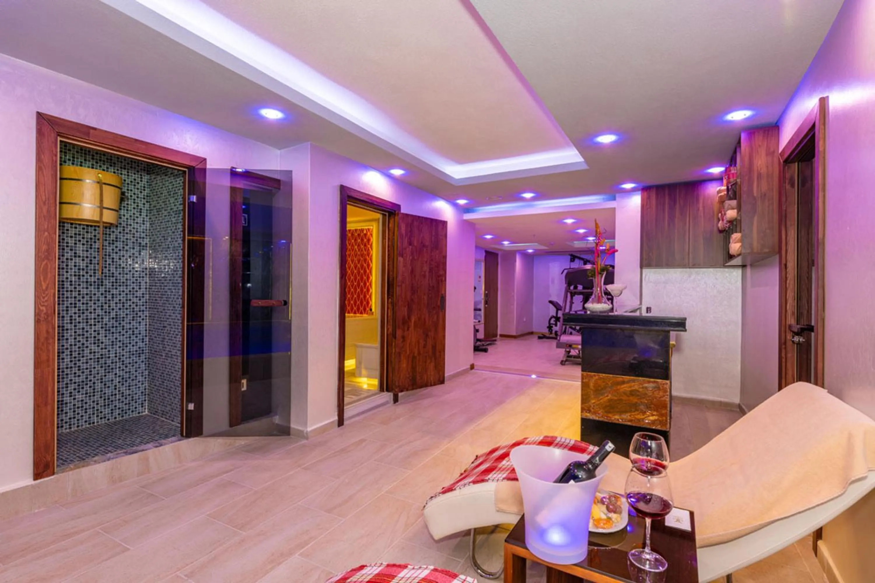 Swimming pool in Bekdas Hotel Deluxe & Spa